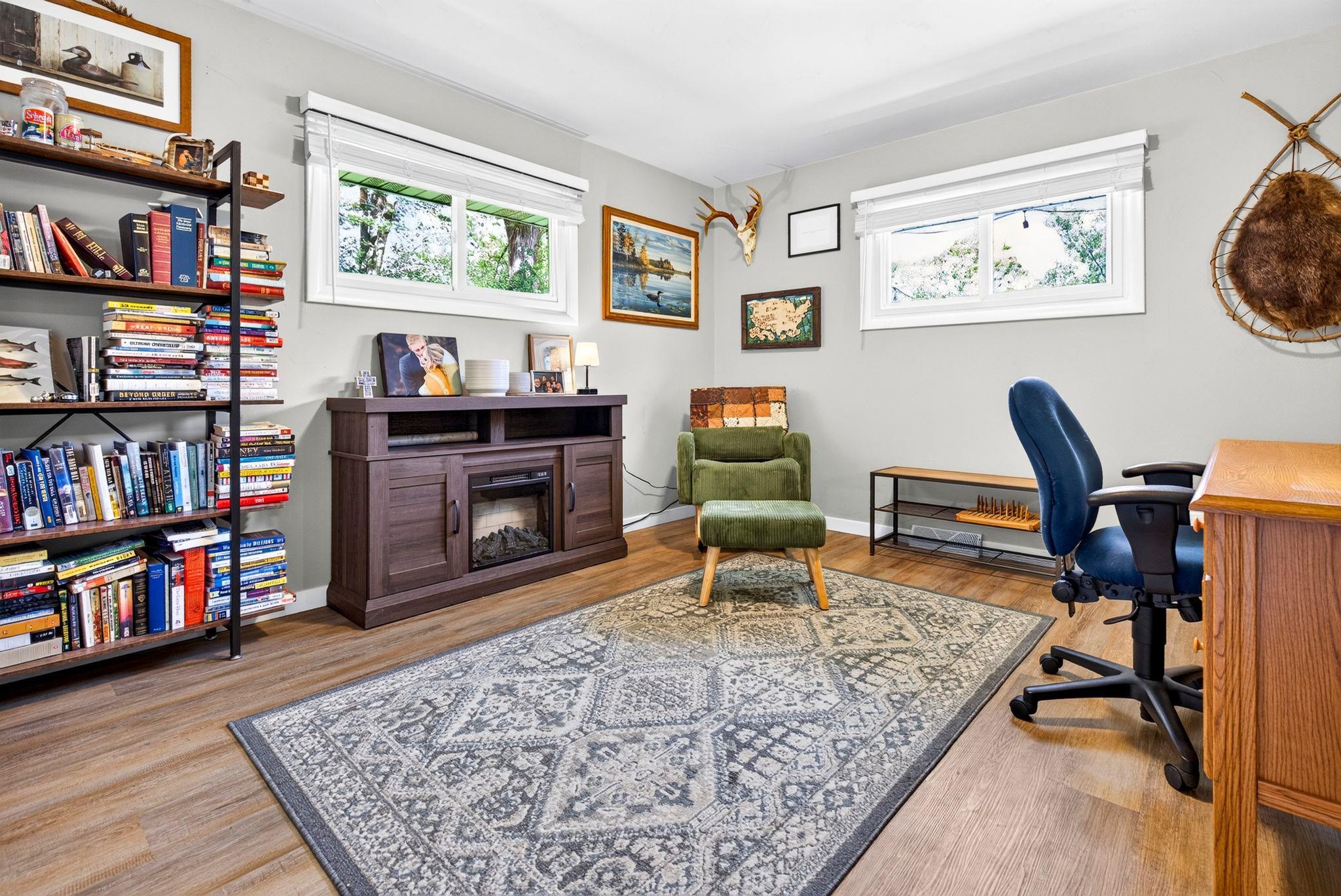 1730 W EDGEWOOD Drive
