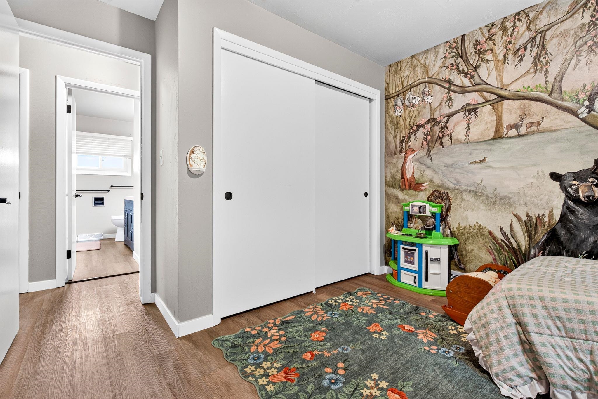 1730 W EDGEWOOD Drive