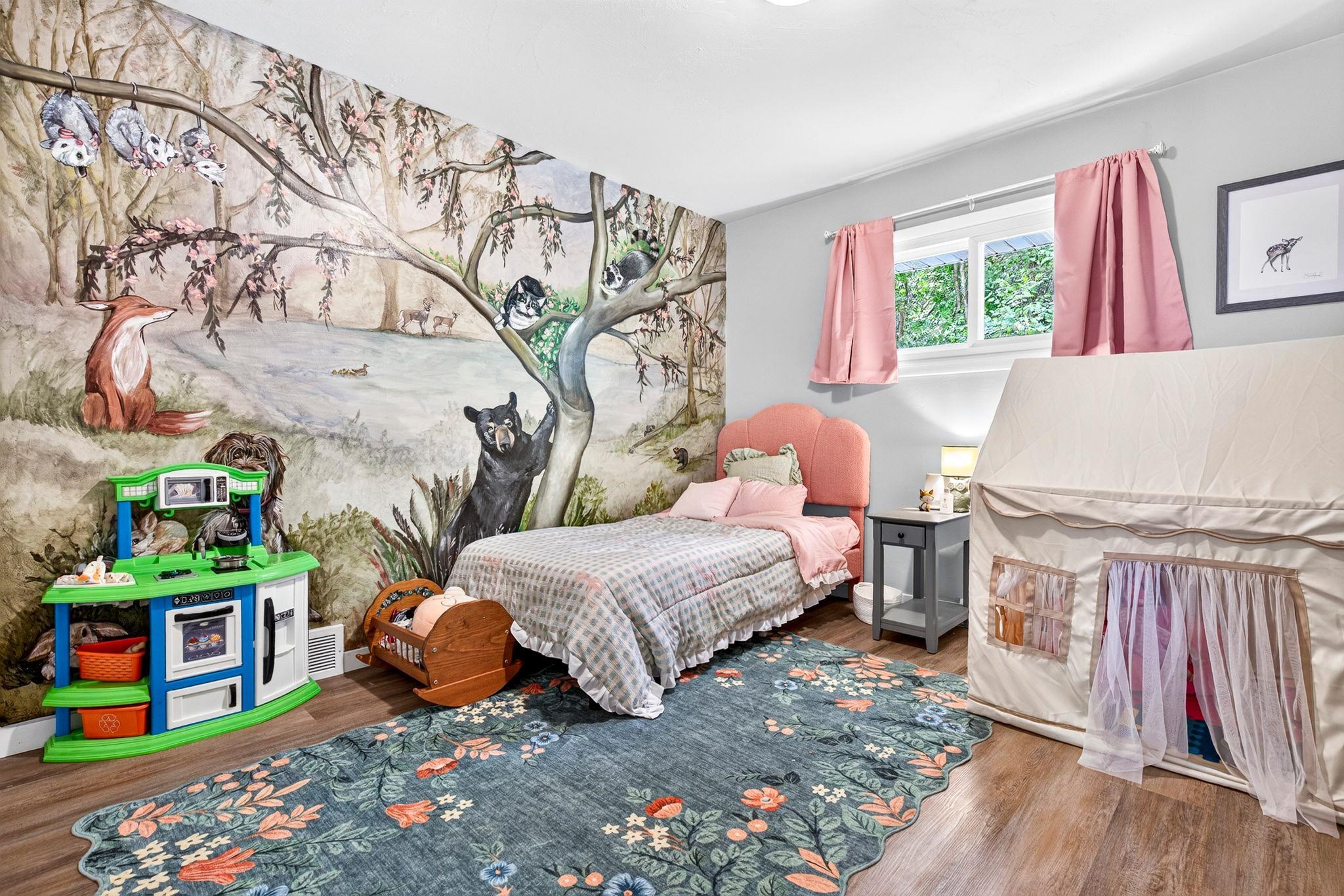1730 W EDGEWOOD Drive