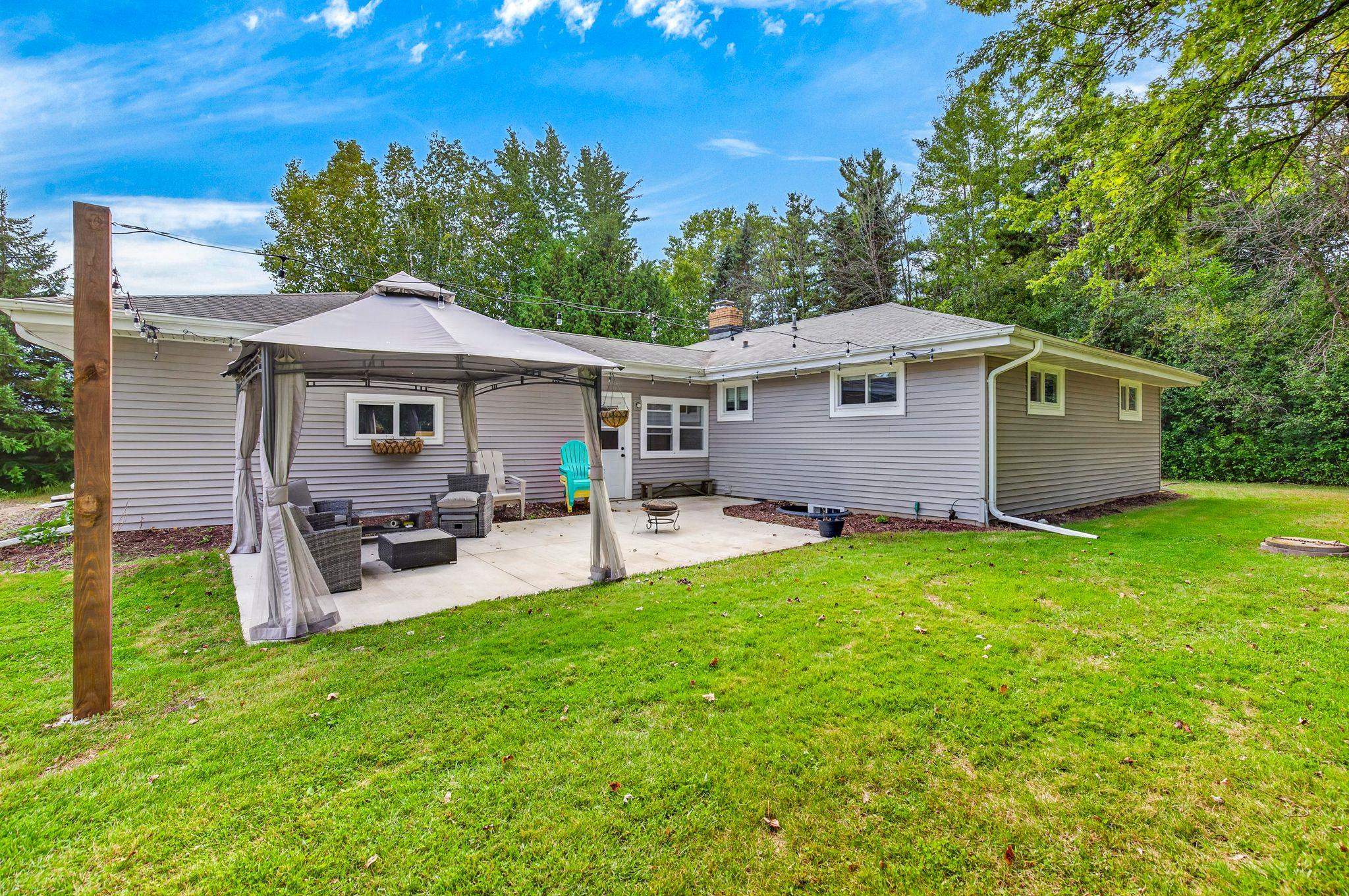 1730 W EDGEWOOD Drive