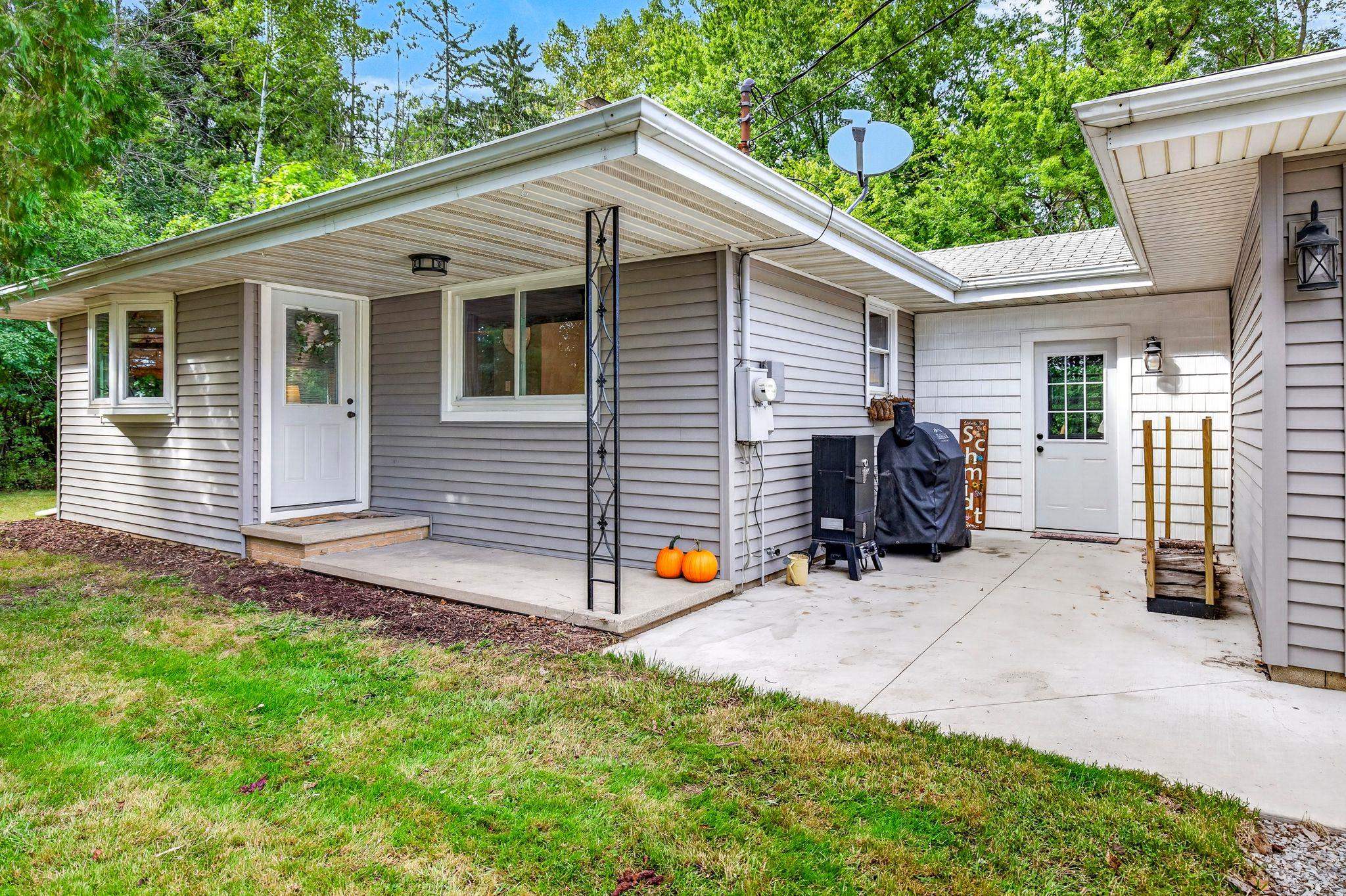 1730 W EDGEWOOD Drive
