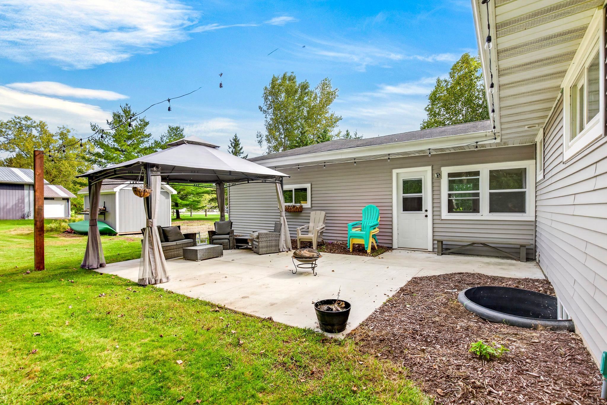 1730 W EDGEWOOD Drive