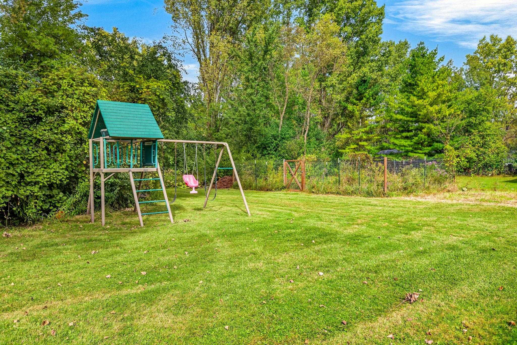 1730 W EDGEWOOD Drive