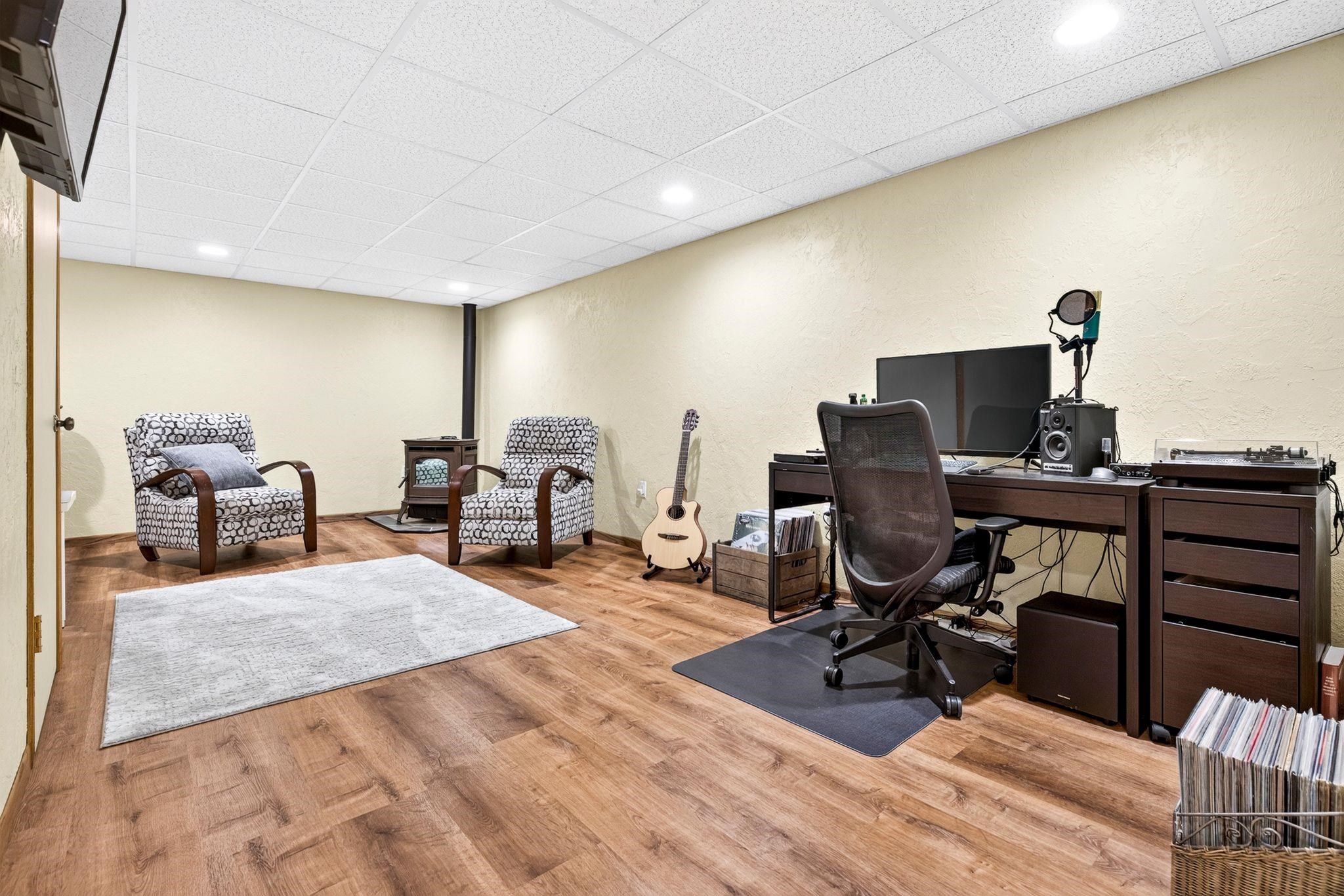 629 WOODSIDE Drive