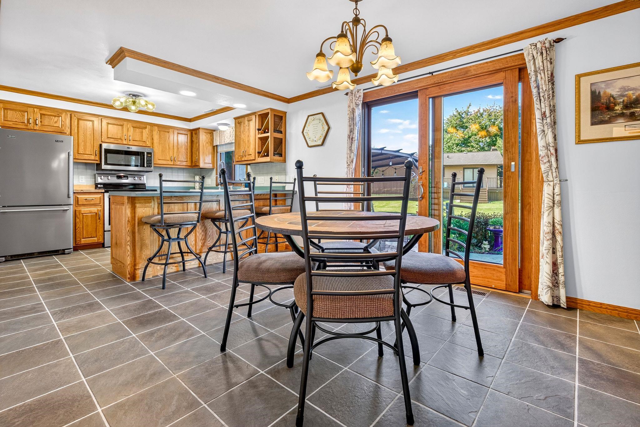 629 WOODSIDE Drive