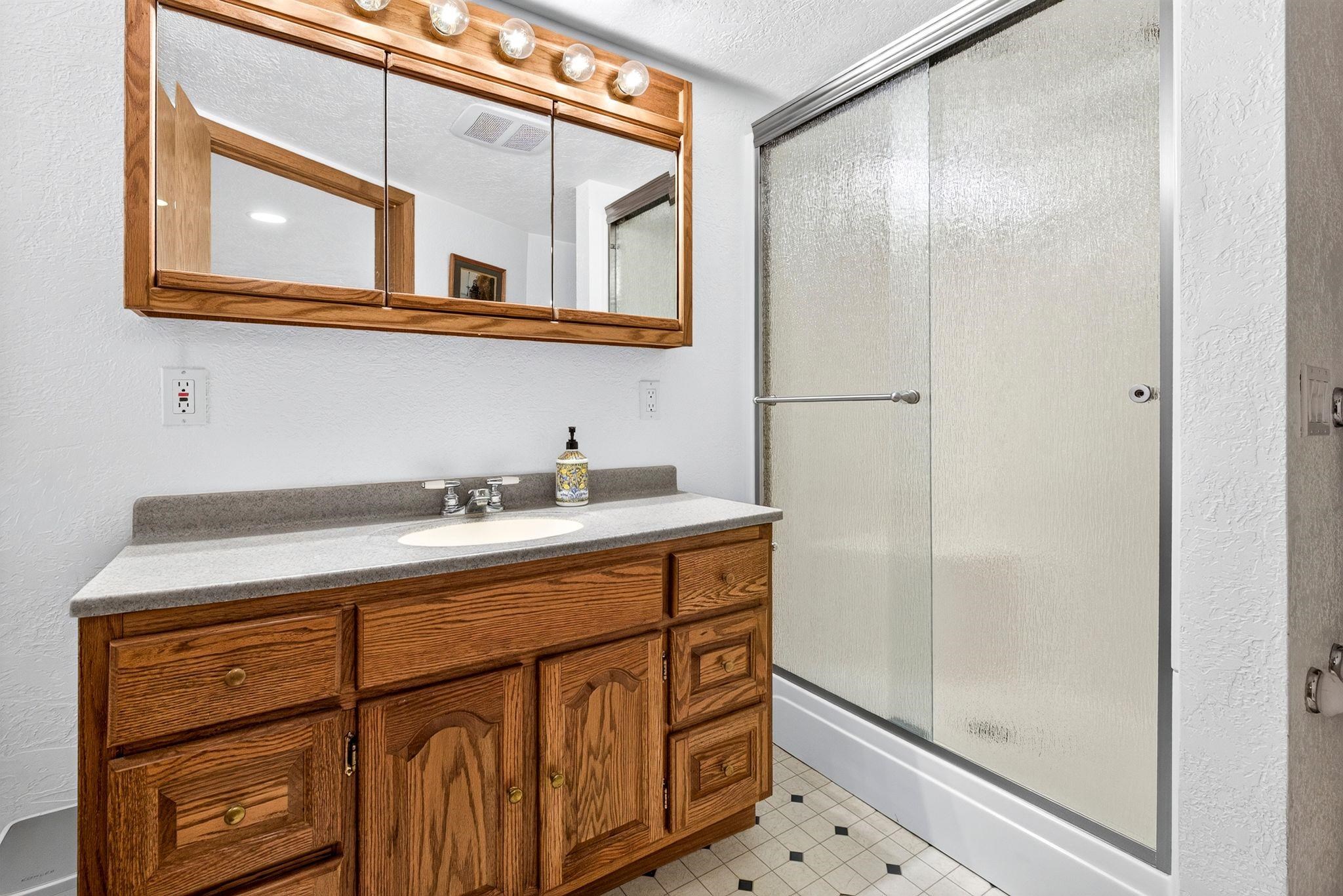 629 WOODSIDE Drive