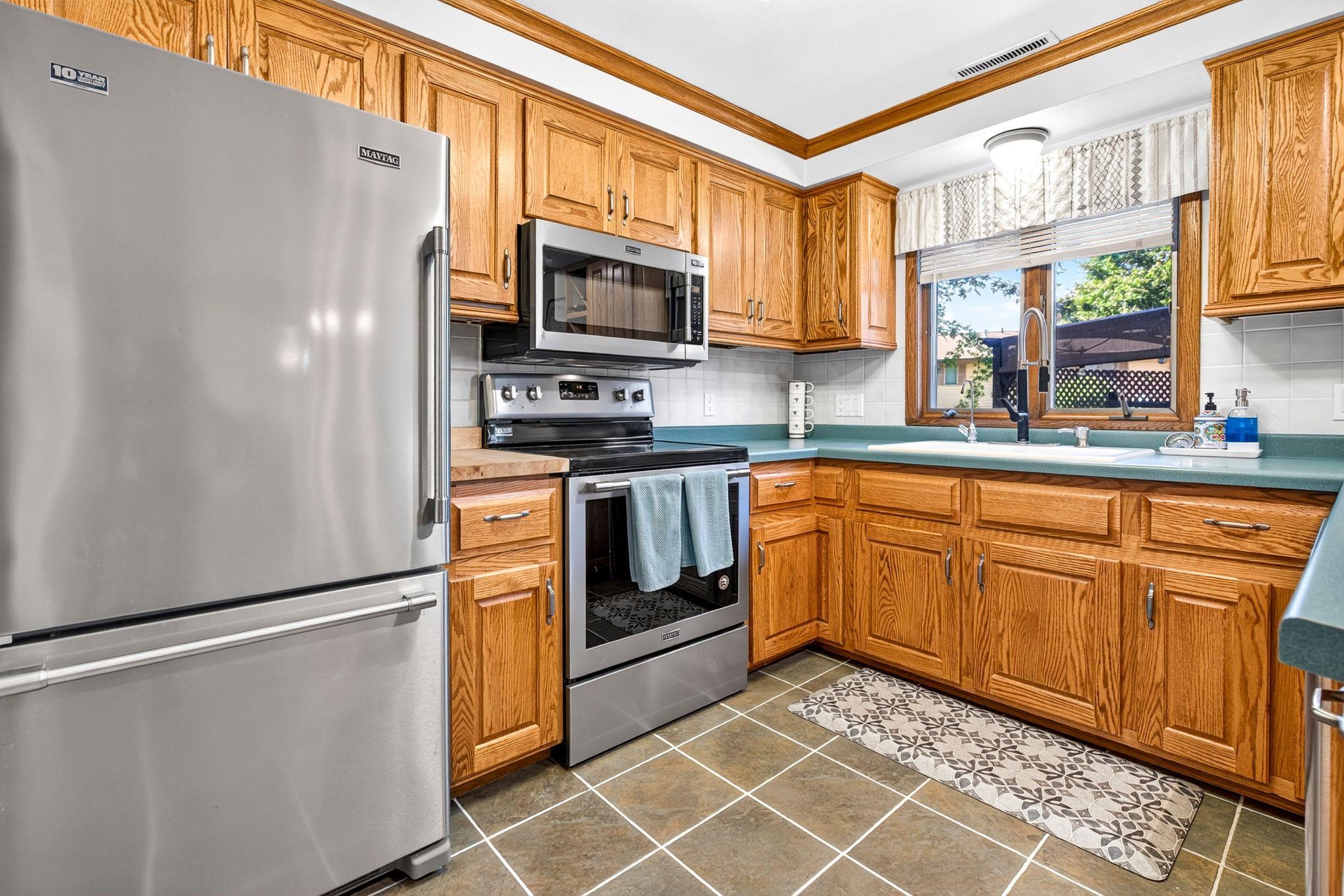 629 WOODSIDE Drive