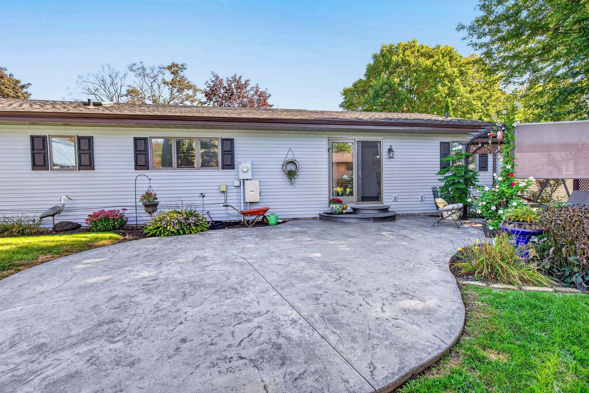 629 WOODSIDE Drive