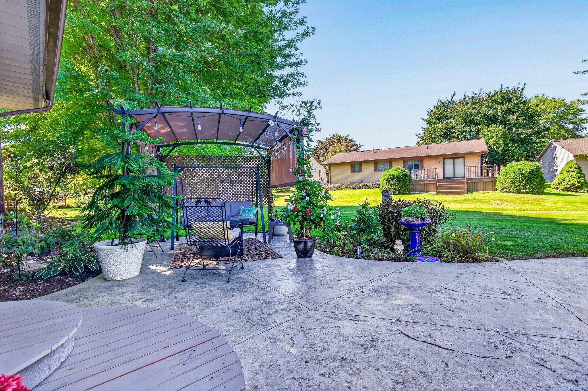629 WOODSIDE Drive