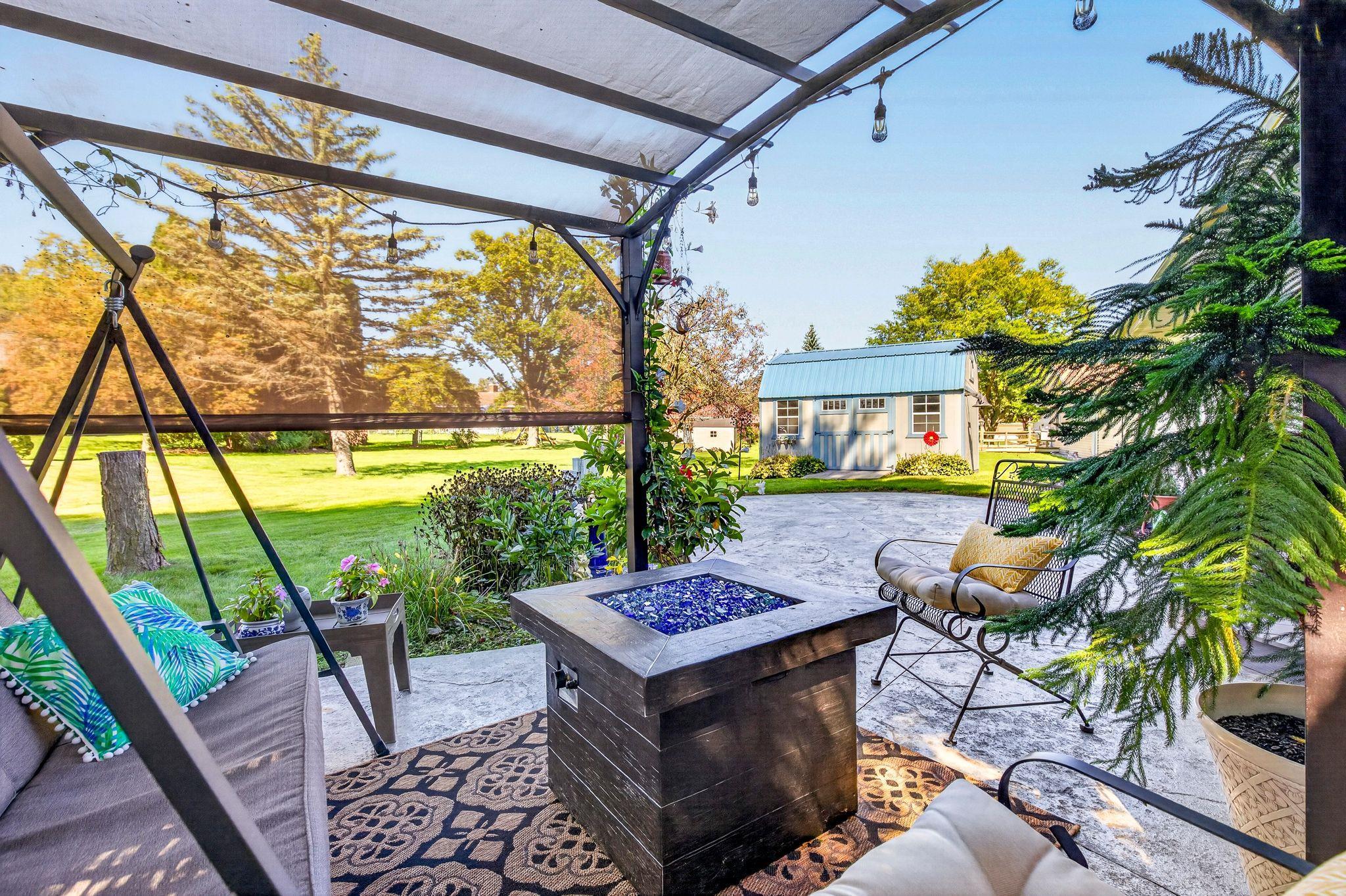 629 WOODSIDE Drive