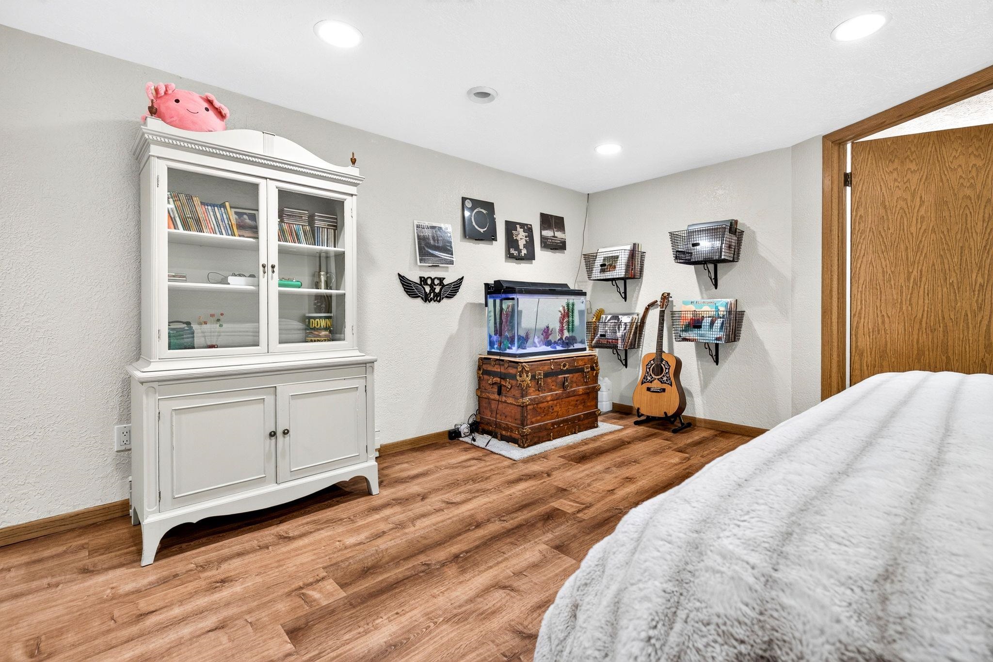 629 WOODSIDE Drive