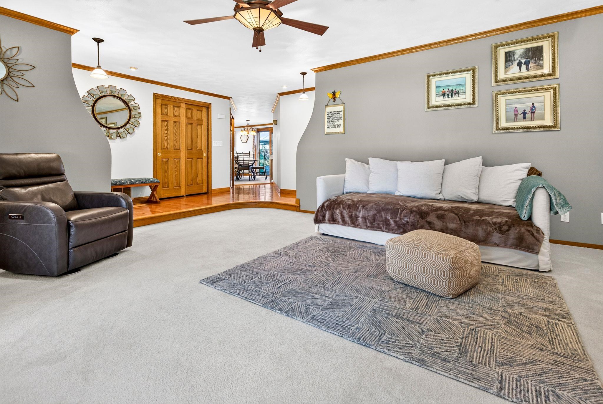 629 WOODSIDE Drive