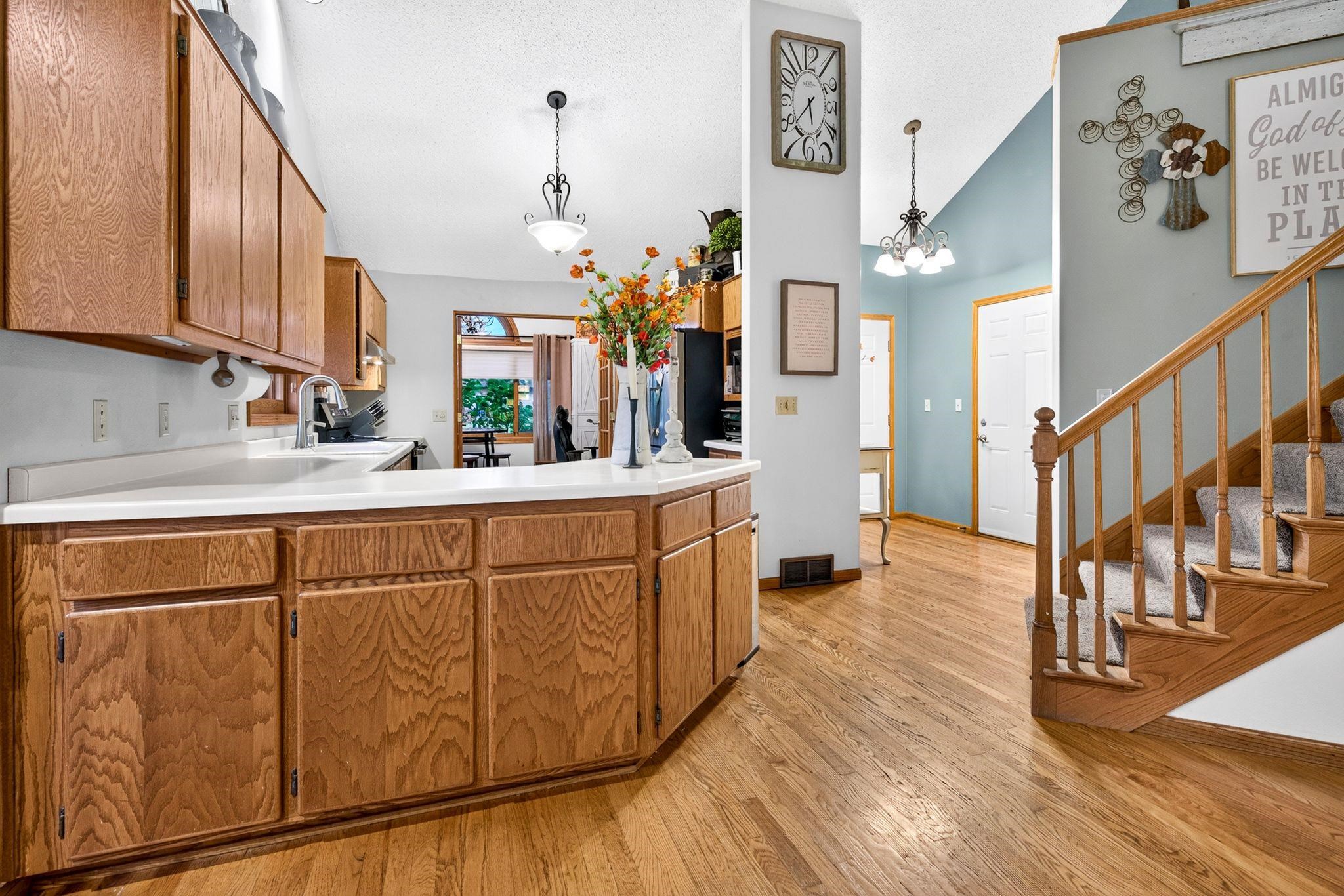 1408 W SENECA Drive
