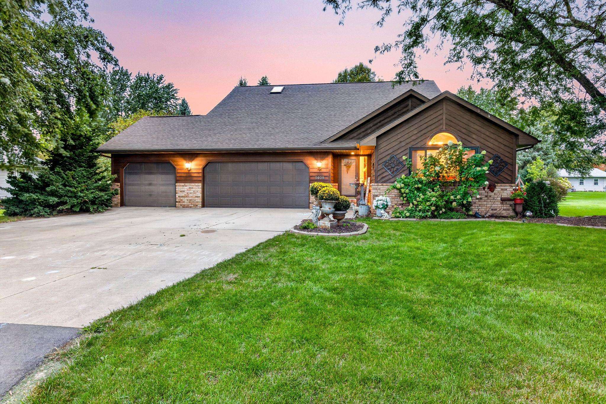 1408 W SENECA Drive