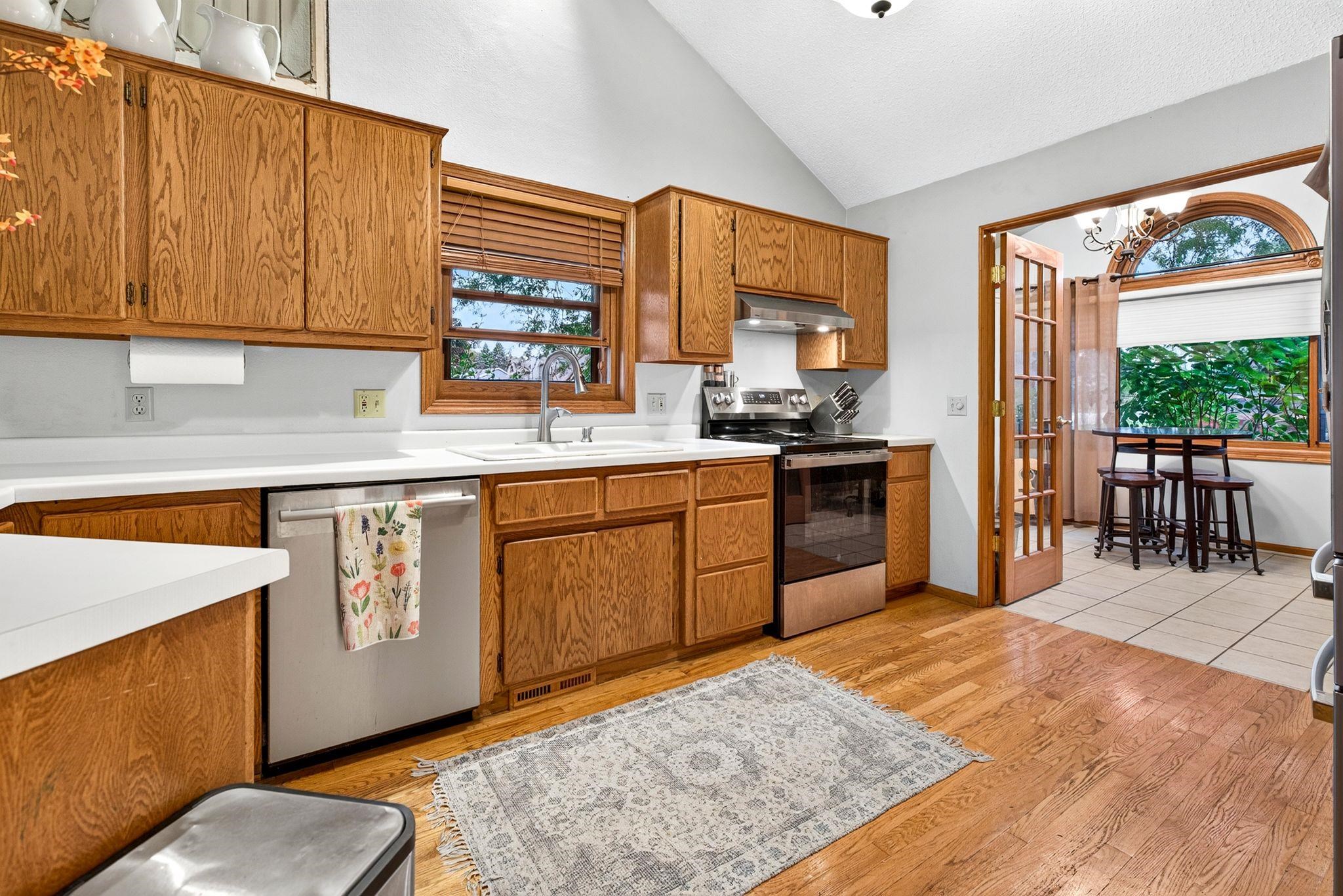 1408 W SENECA Drive