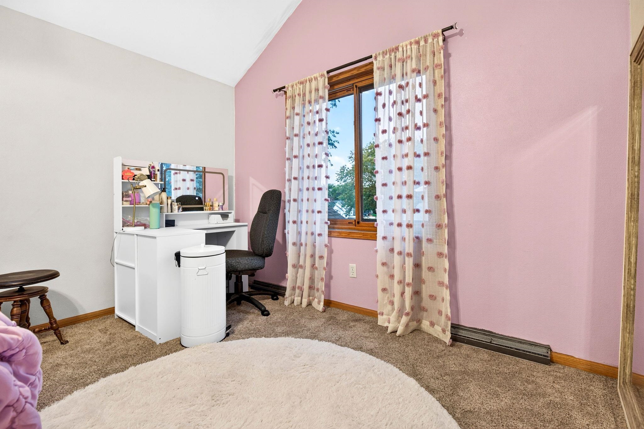 1408 W SENECA Drive
