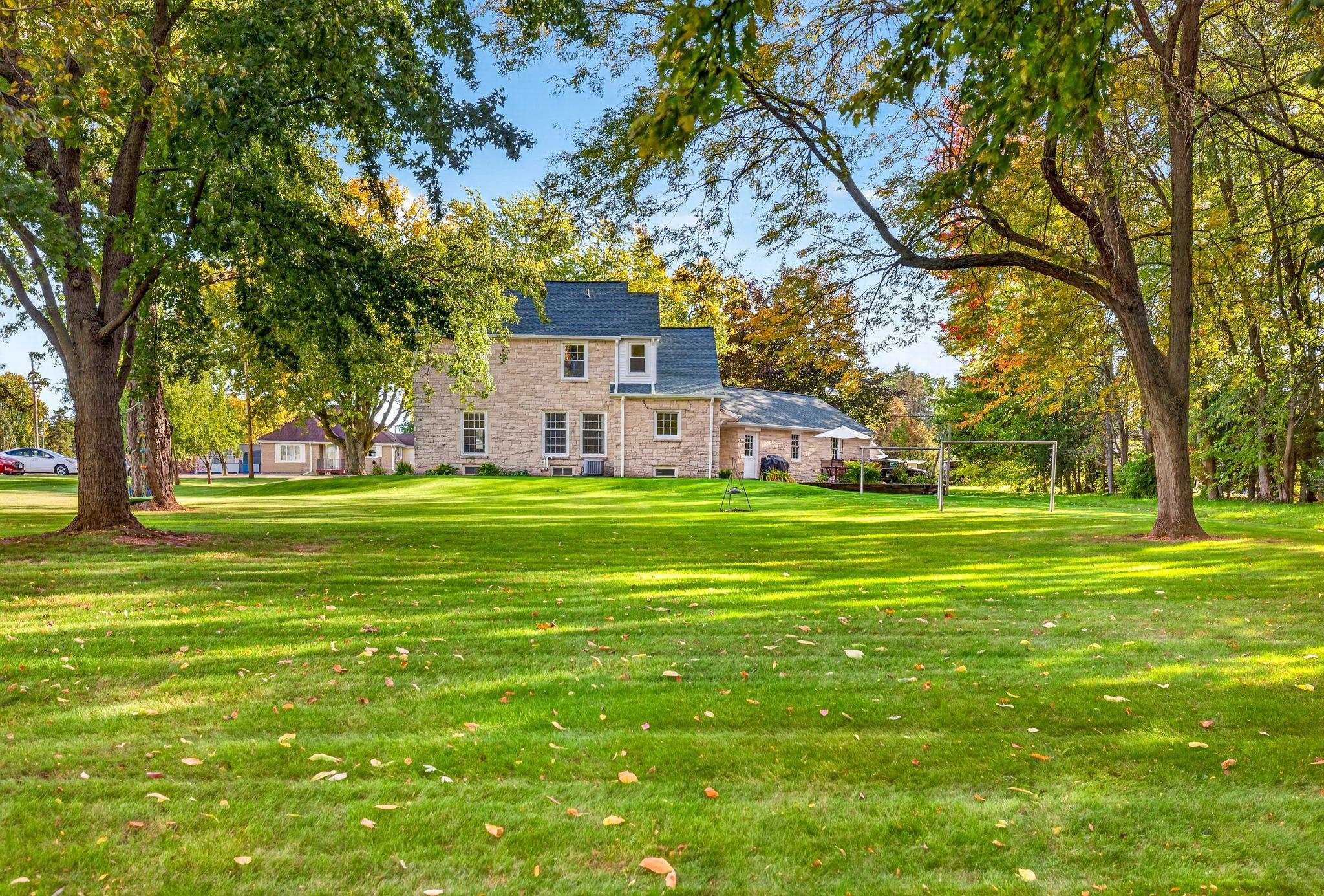 471 HOLLAND Court