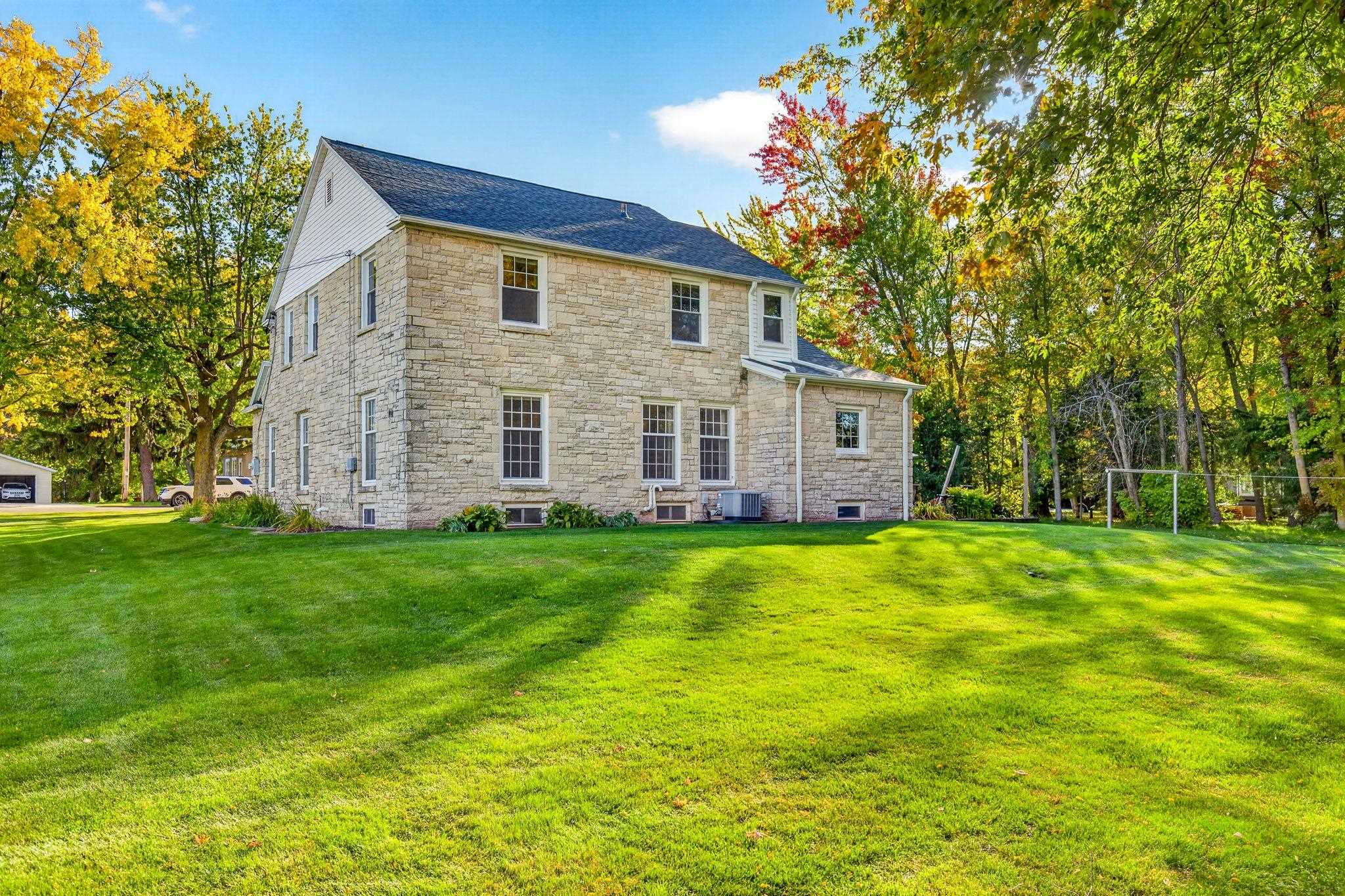 471 HOLLAND Court