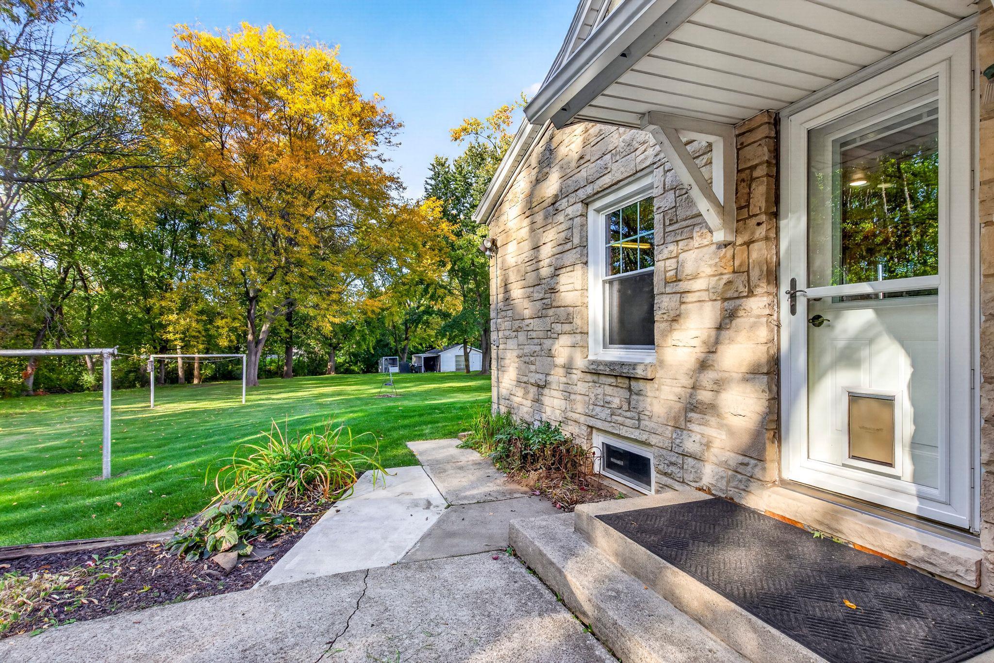471 HOLLAND Court