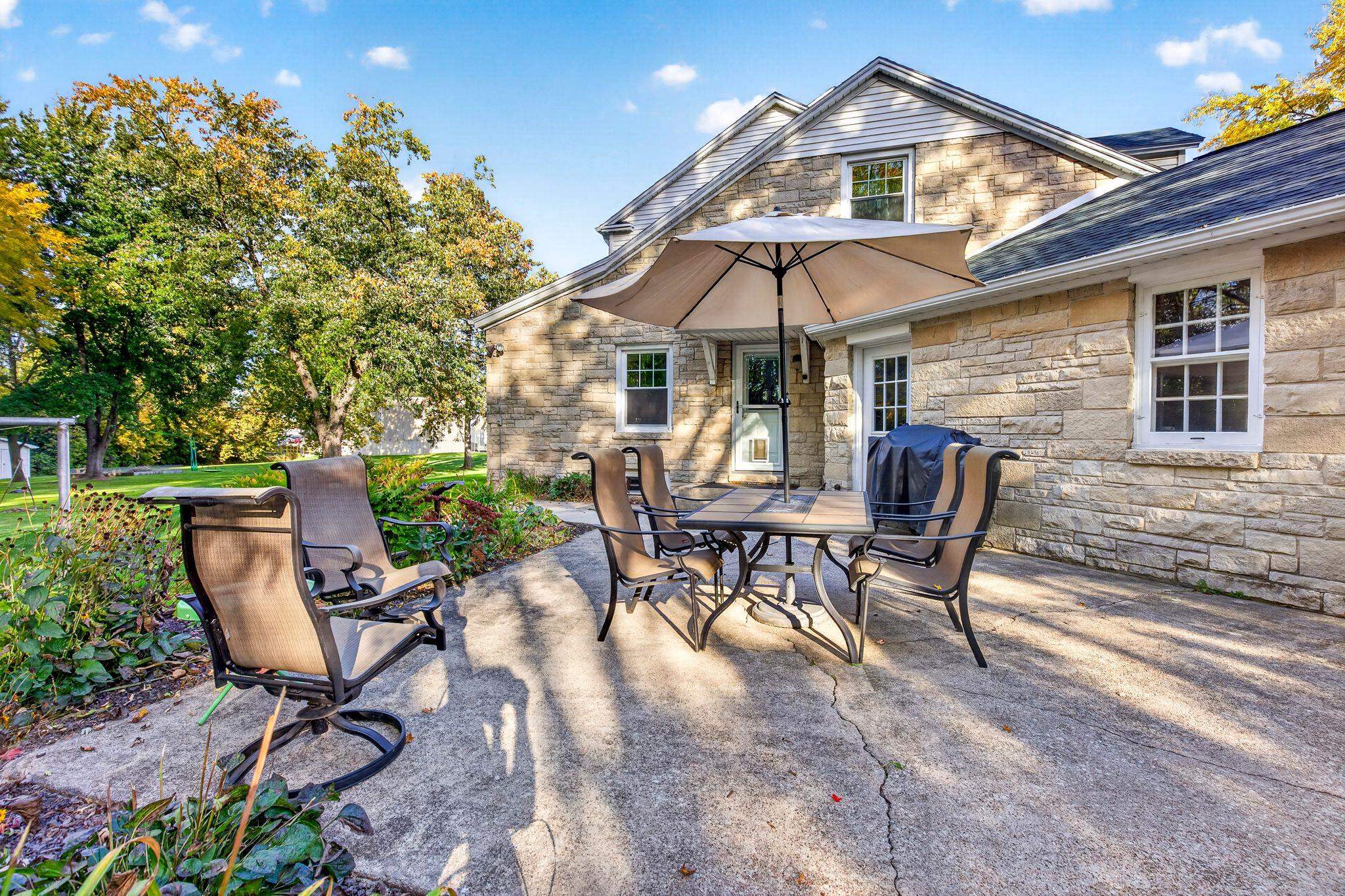471 HOLLAND Court