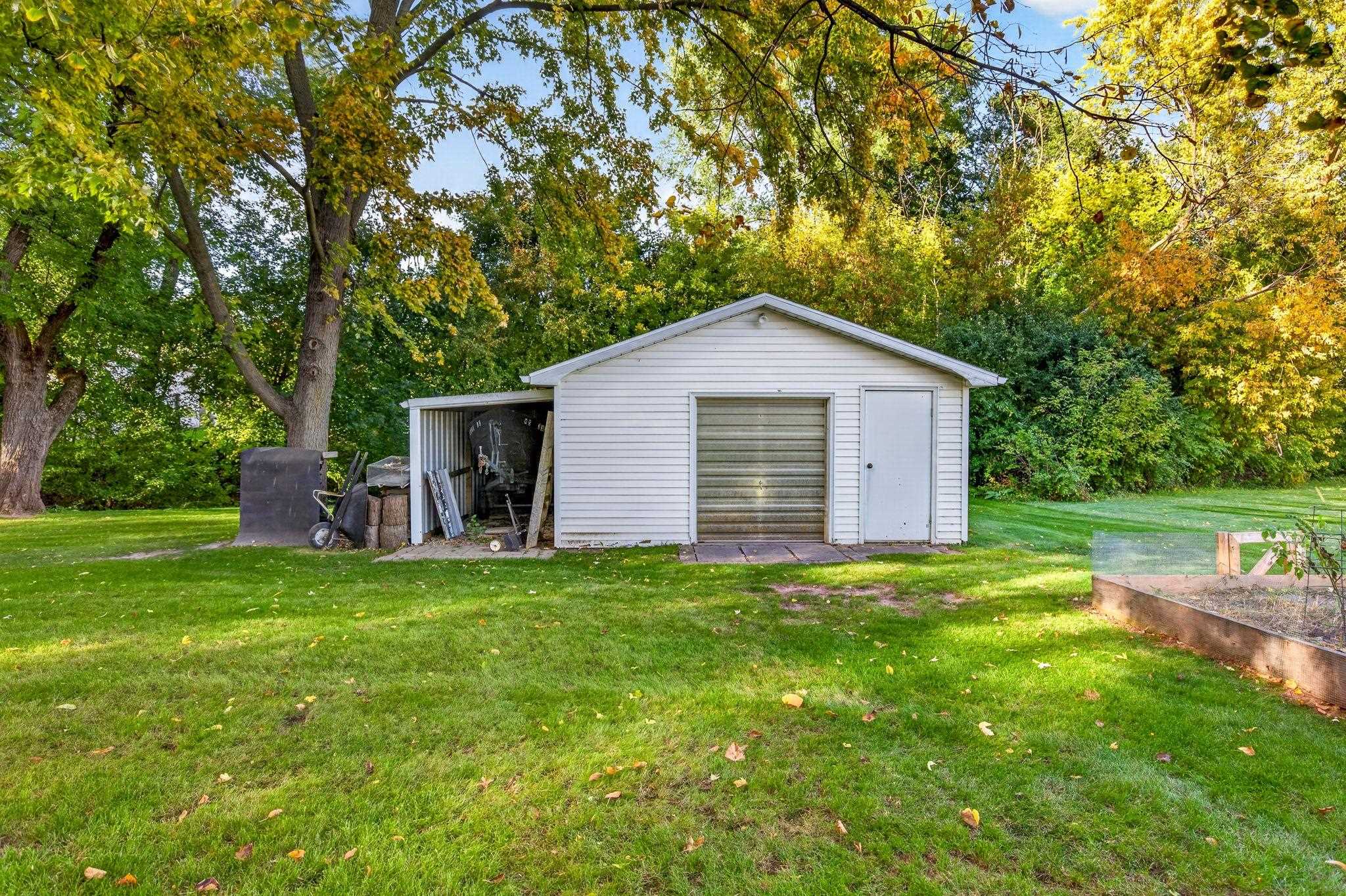 471 HOLLAND Court