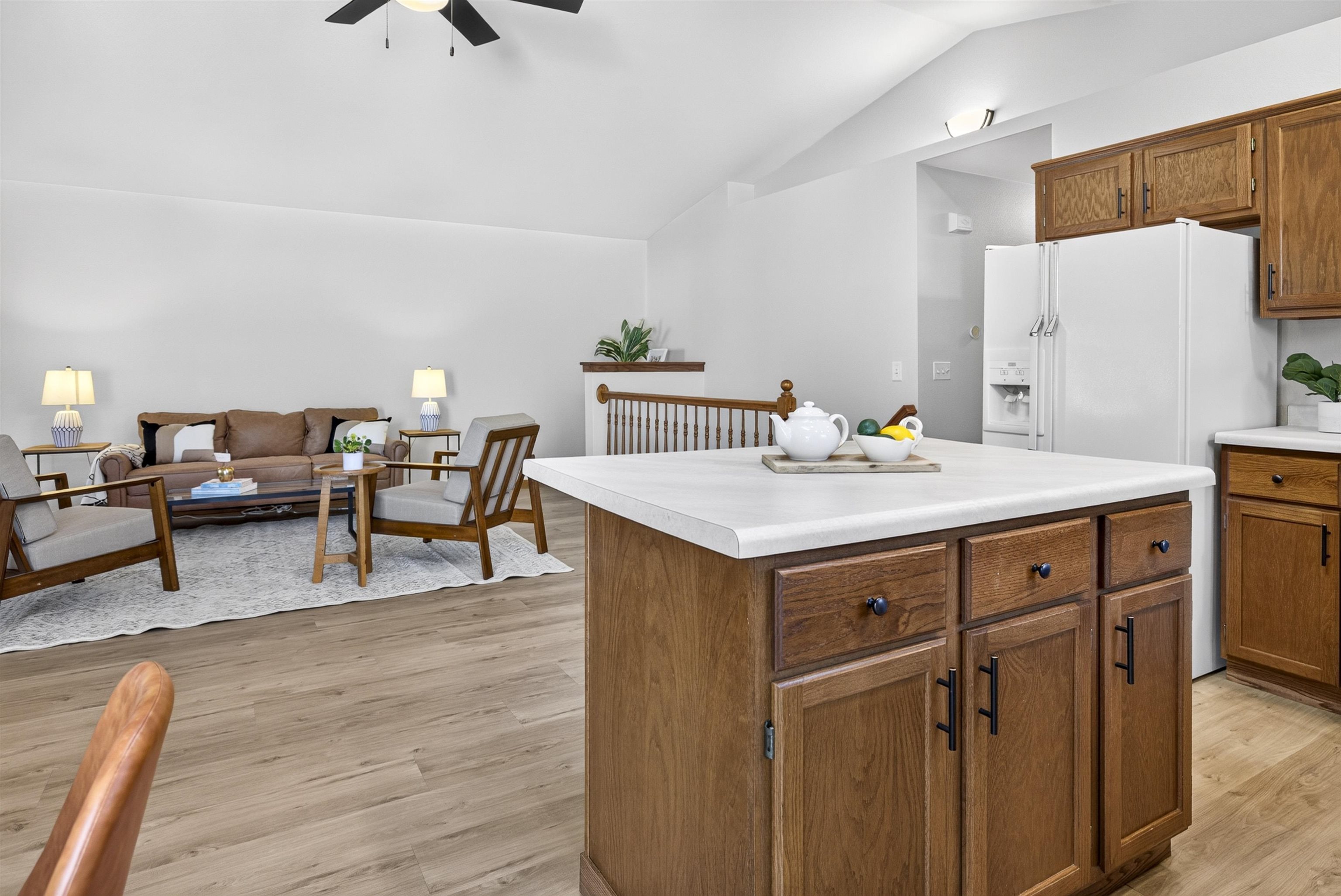 613 W 9TH Street