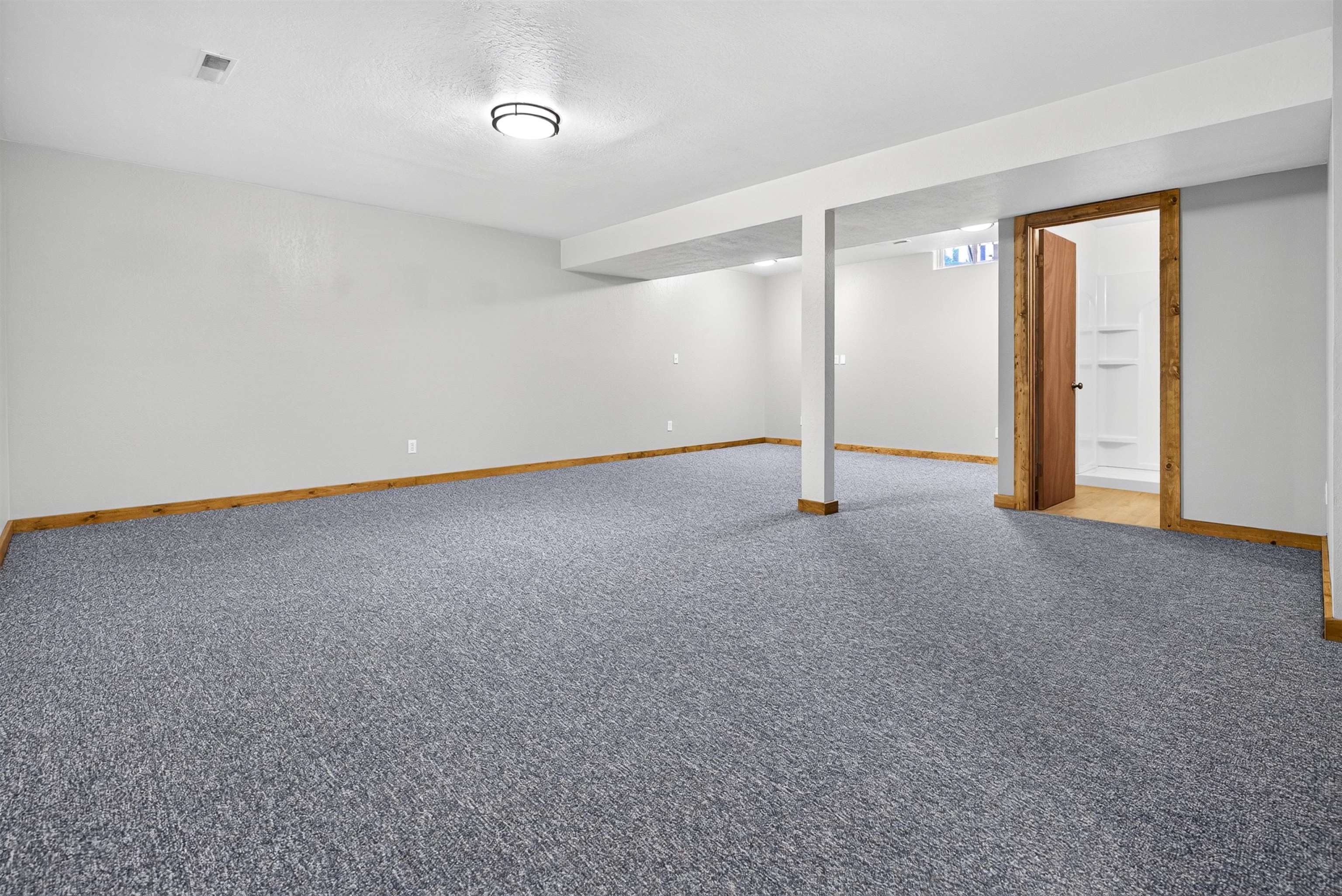 613 W 9TH Street