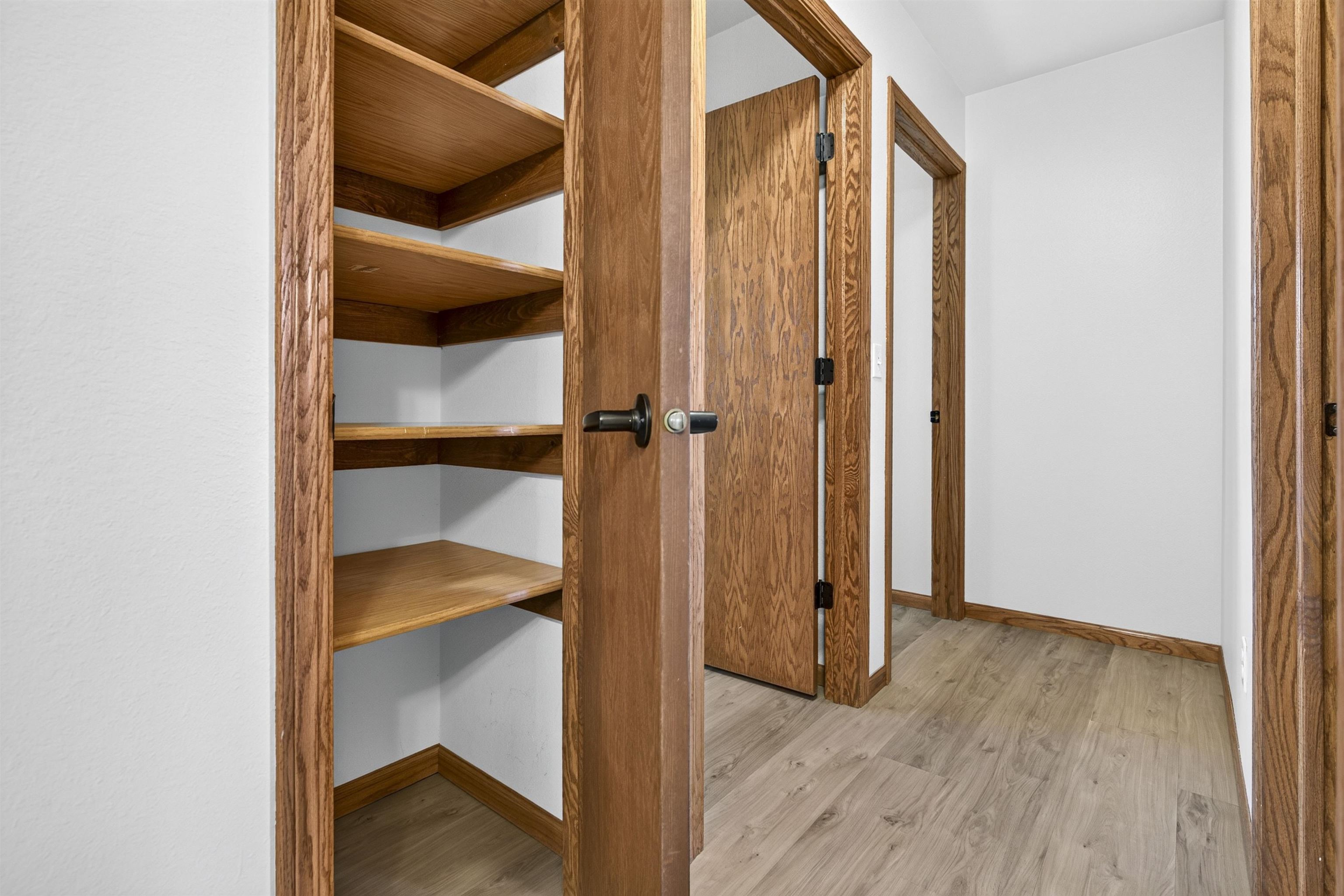 613 W 9TH Street