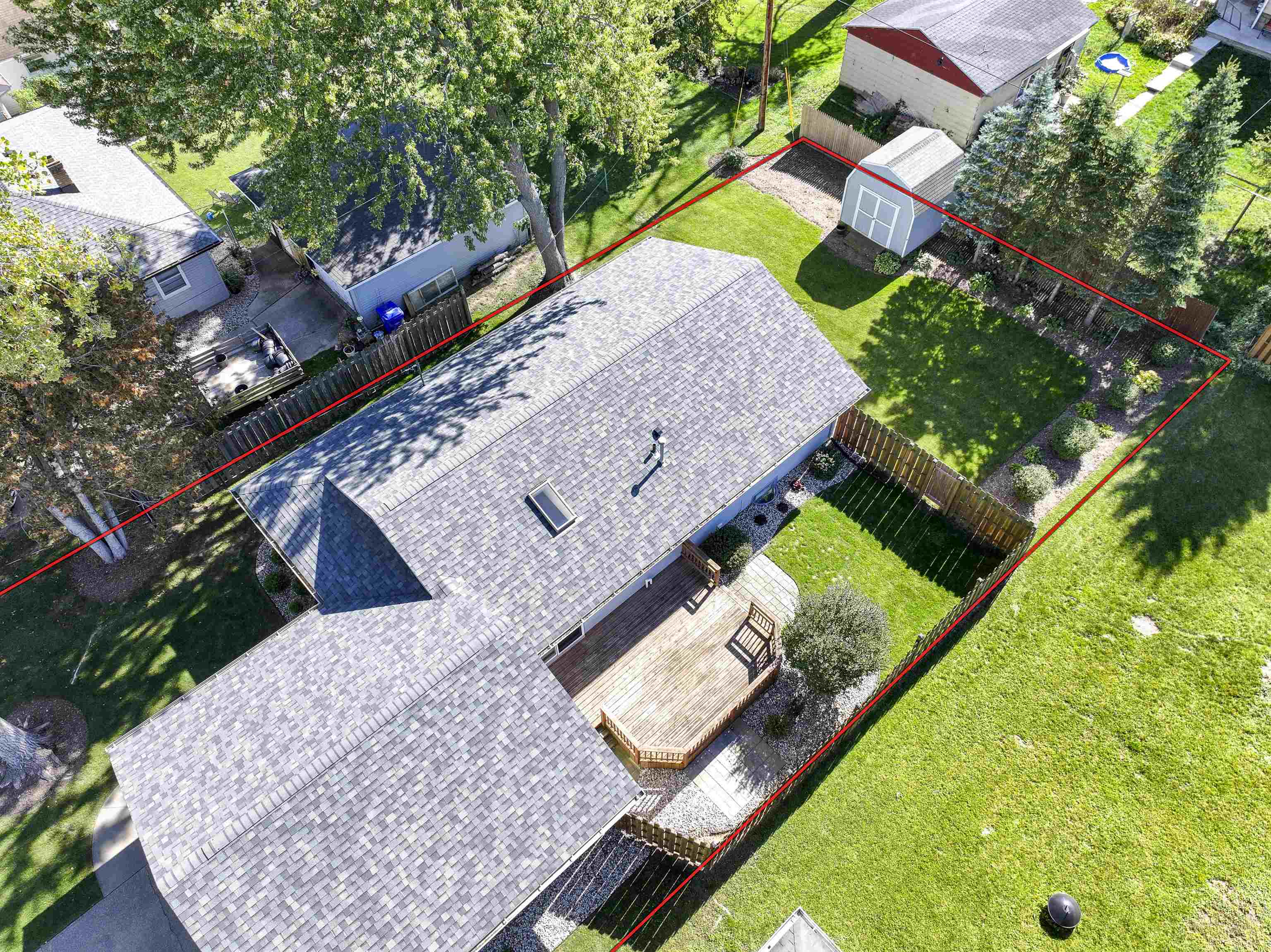 613 W 9TH Street