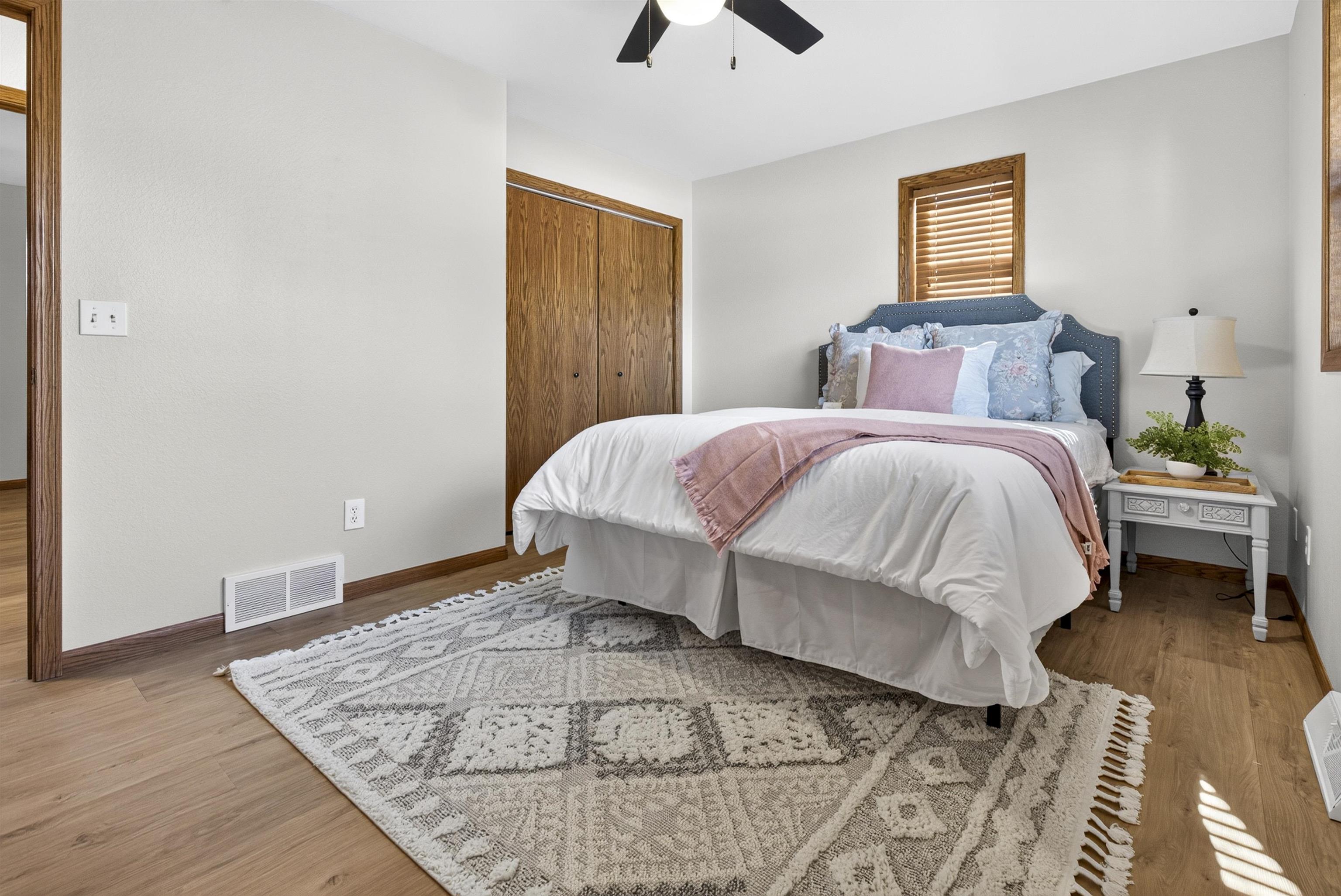 613 W 9TH Street