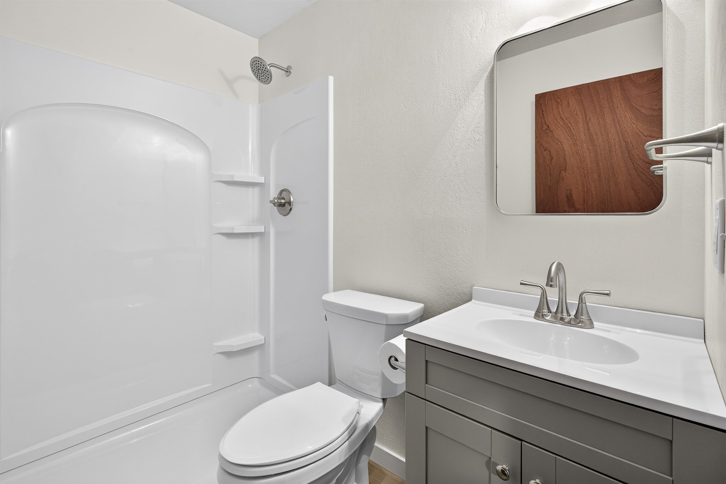 613 W 9TH Street
