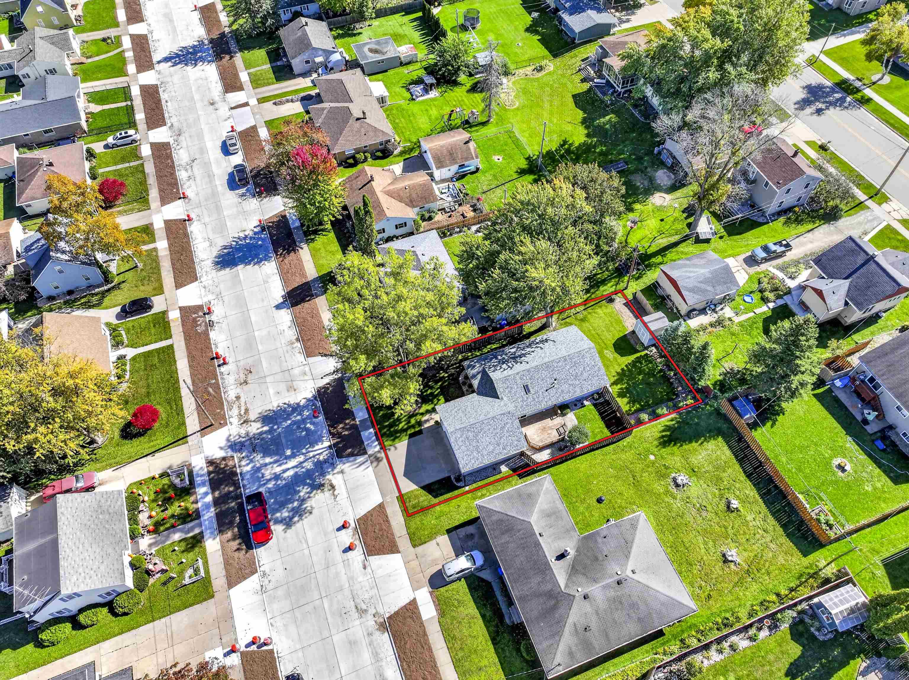 613 W 9TH Street