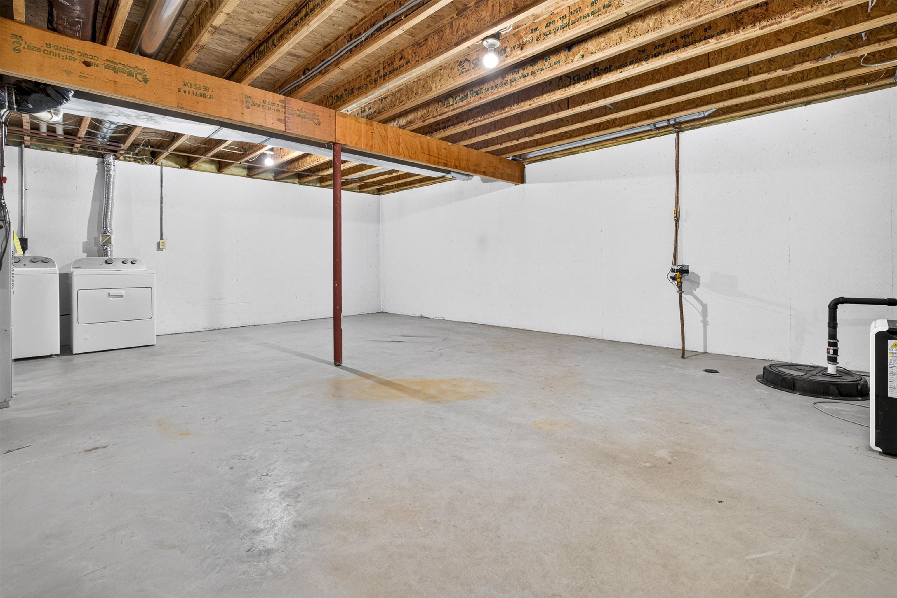 613 W 9TH Street