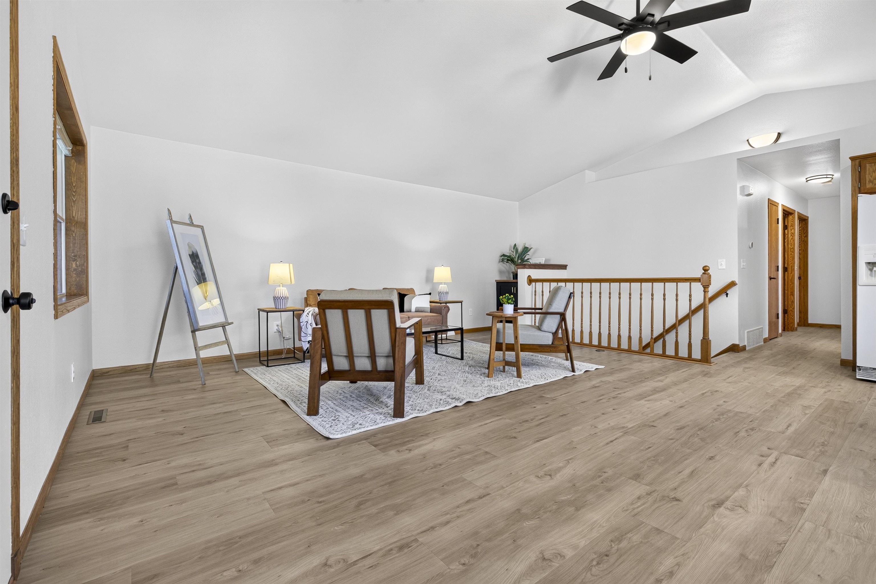 613 W 9TH Street