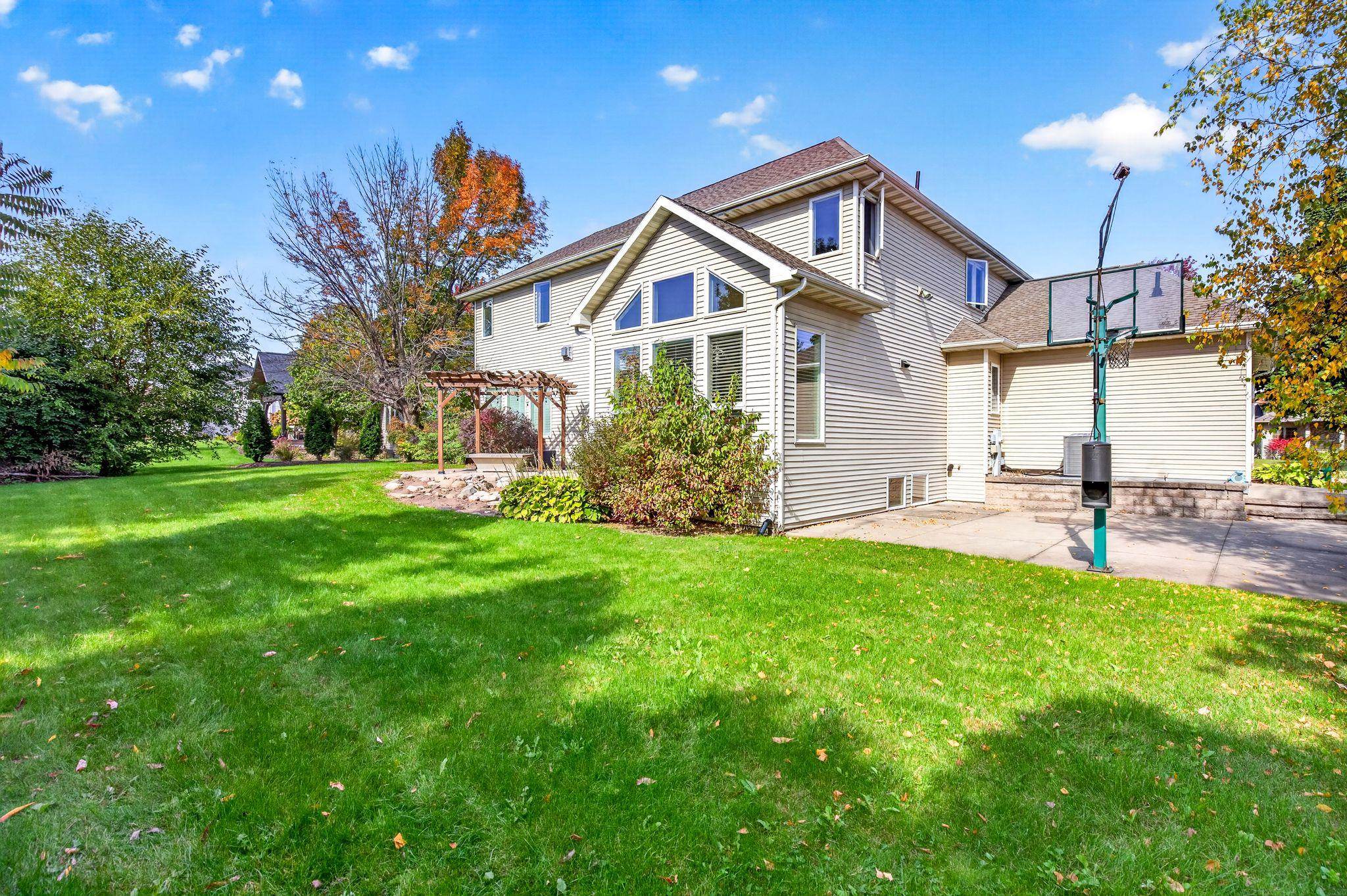 309 E WENTWORTH Lane