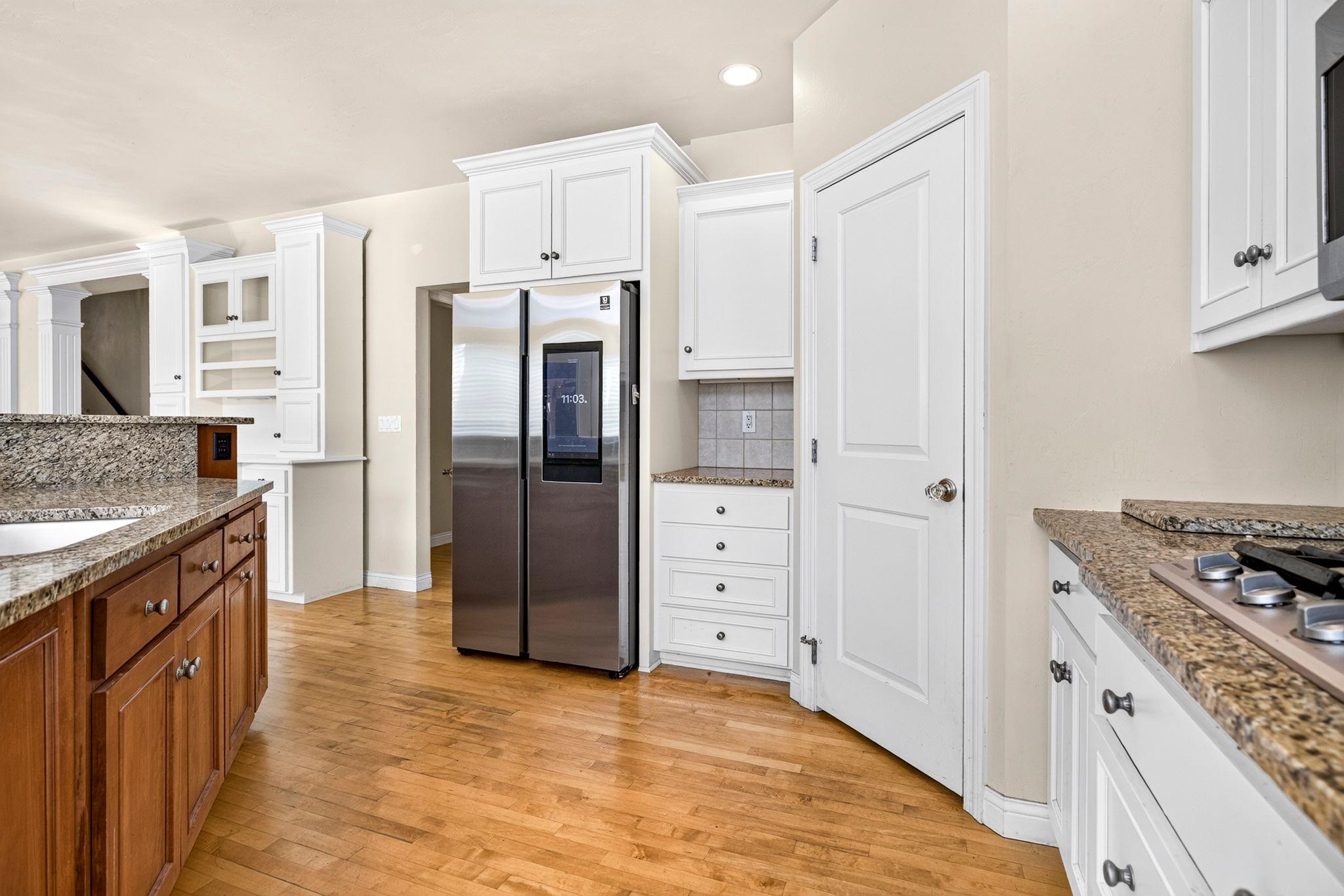 309 E WENTWORTH Lane