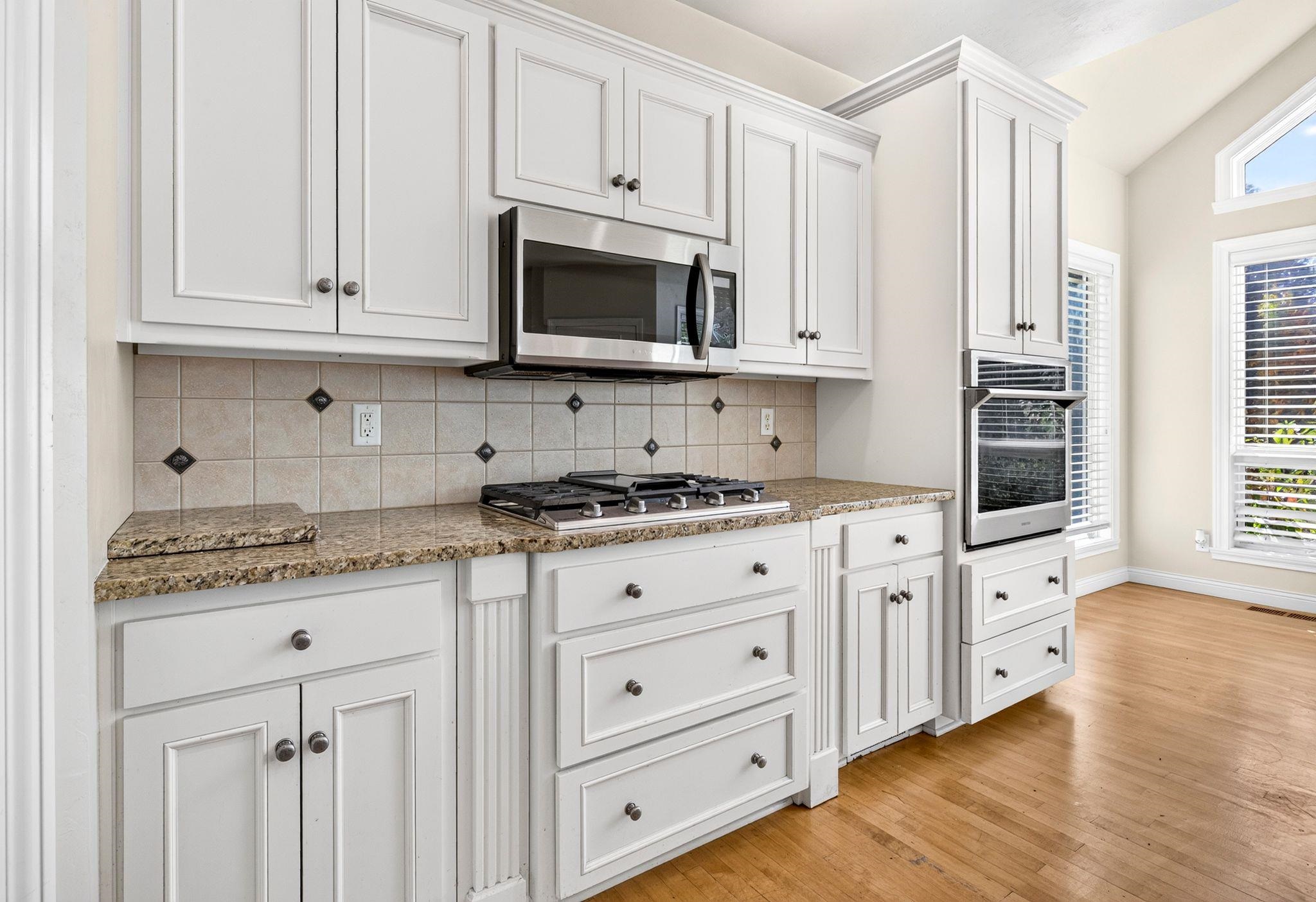 309 E WENTWORTH Lane