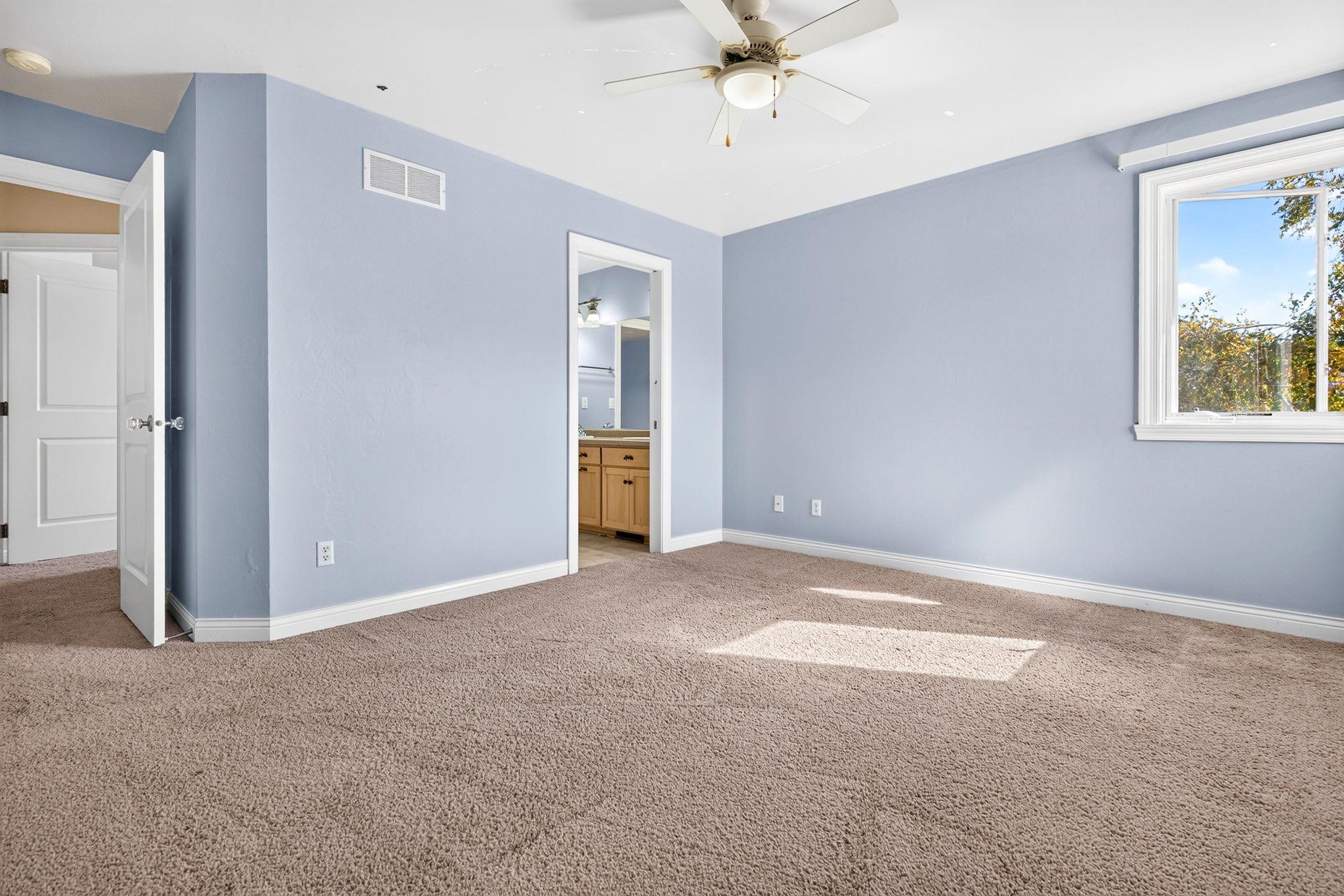 309 E WENTWORTH Lane
