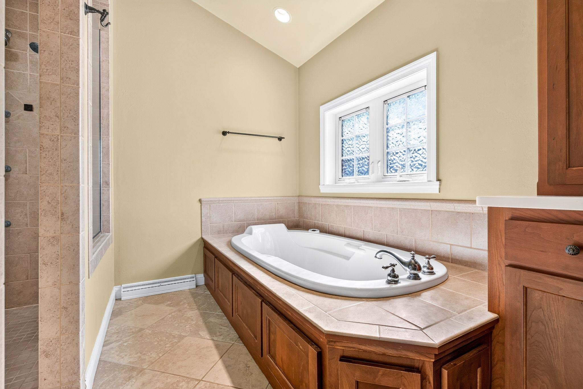 309 E WENTWORTH Lane