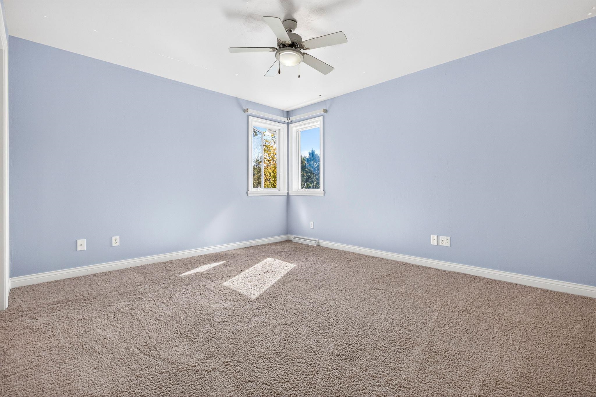 309 E WENTWORTH Lane