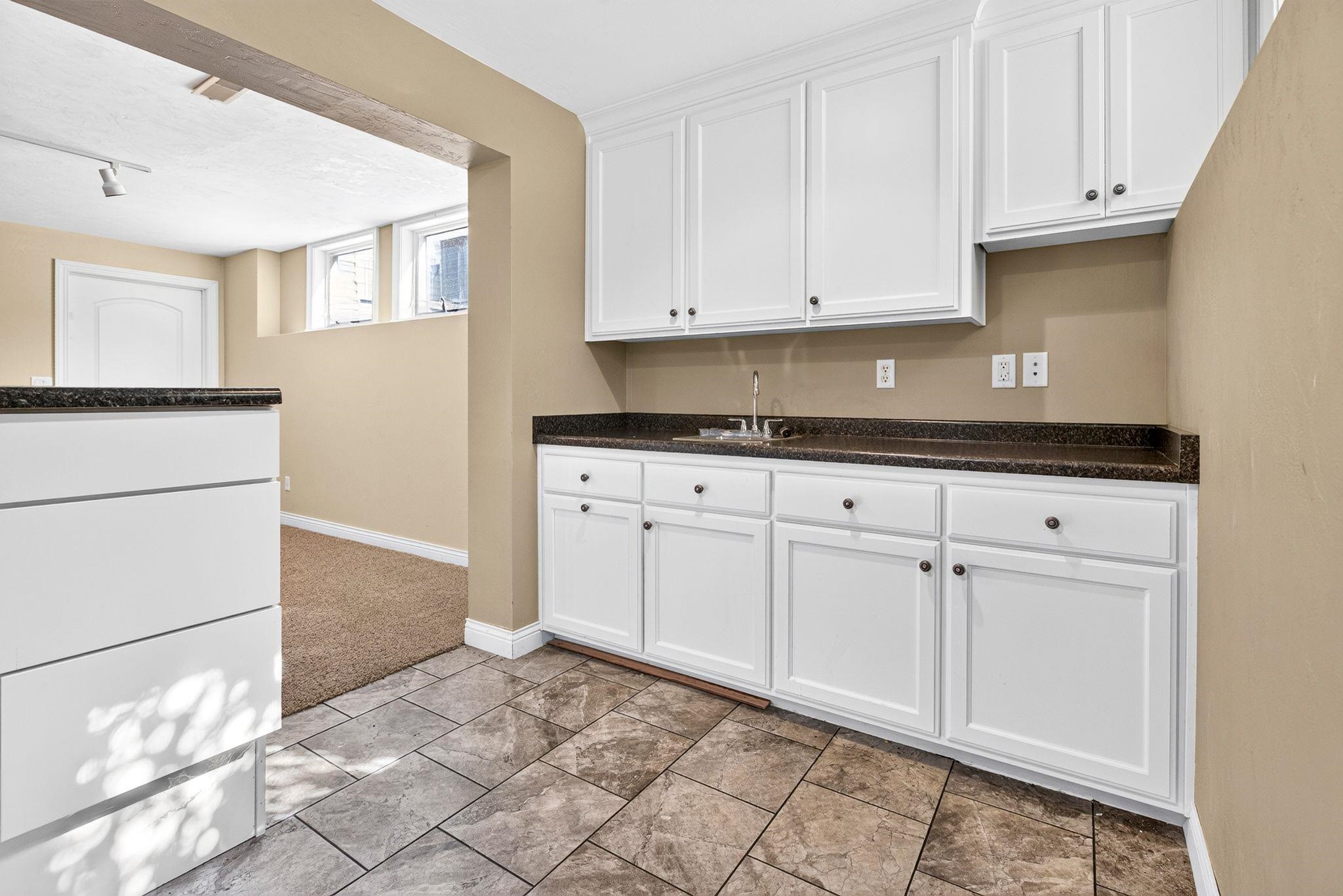 309 E WENTWORTH Lane