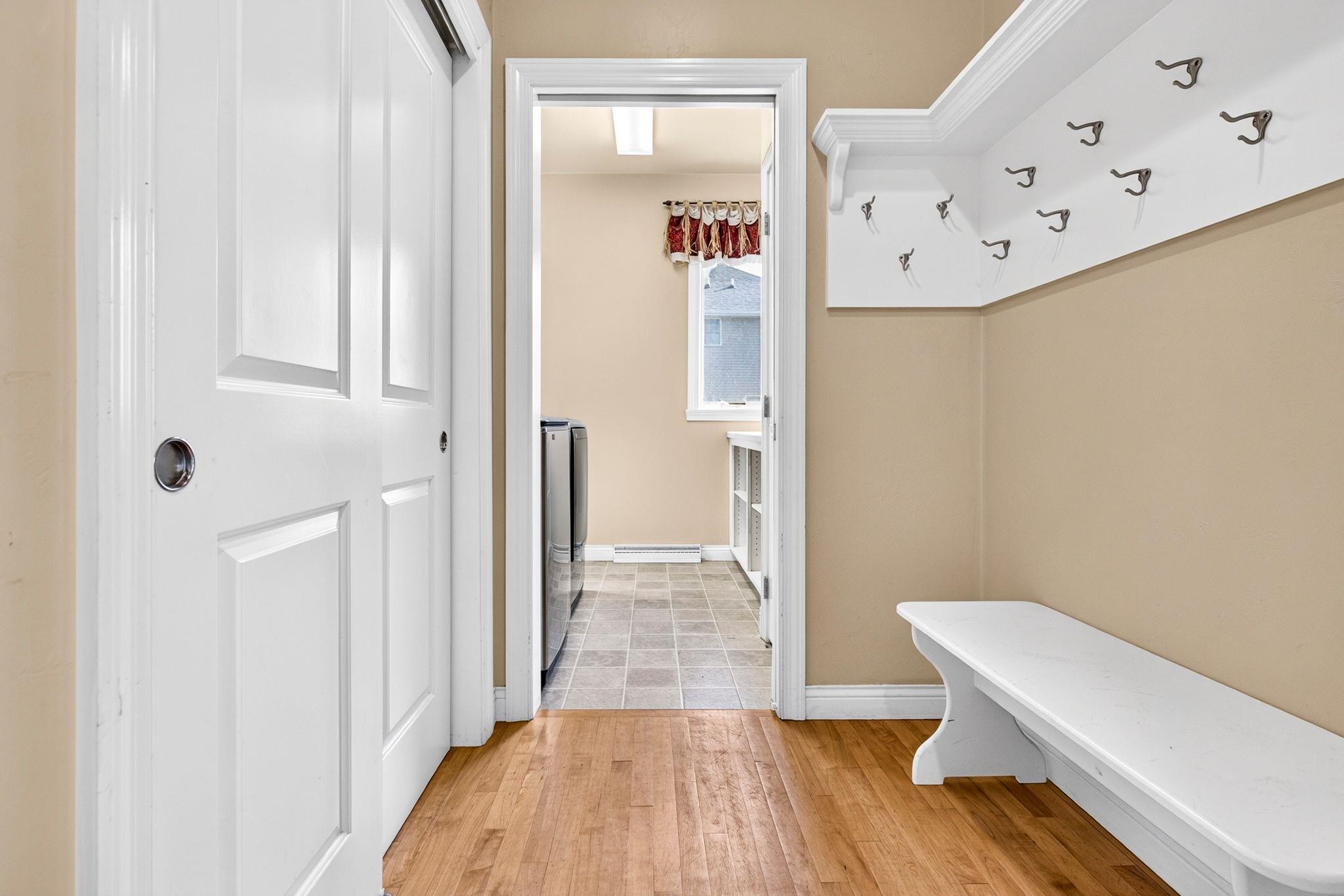 309 E WENTWORTH Lane