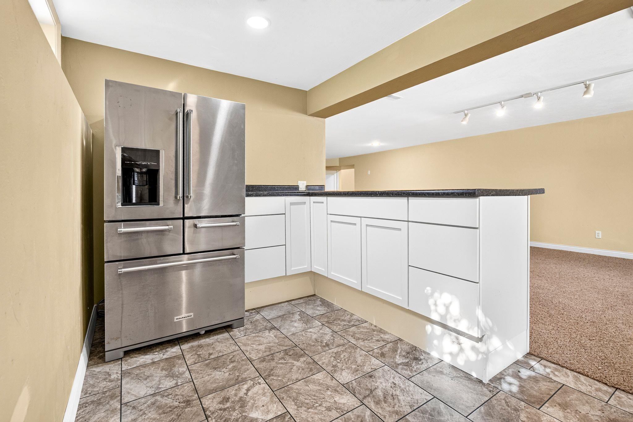 309 E WENTWORTH Lane