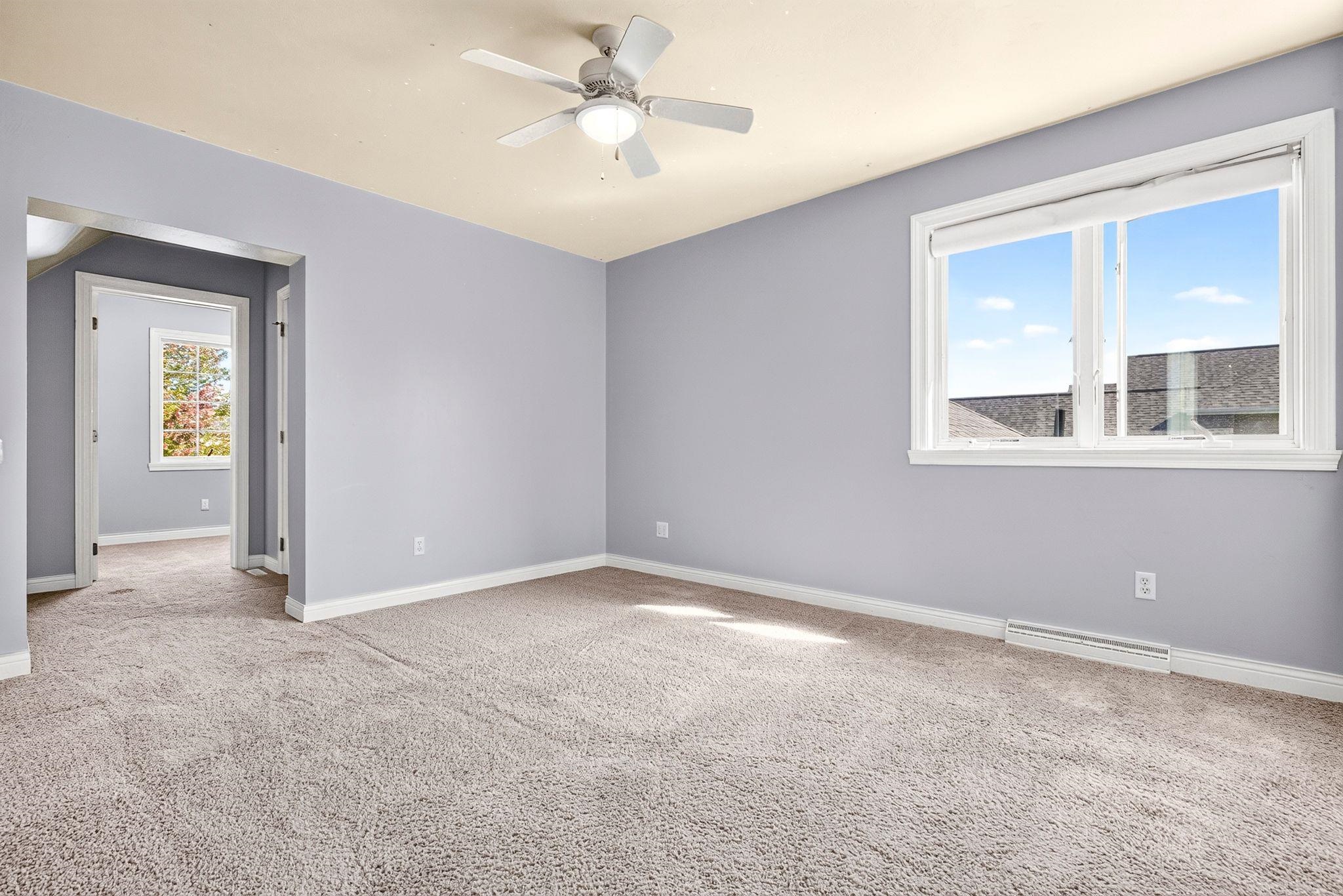 309 E WENTWORTH Lane