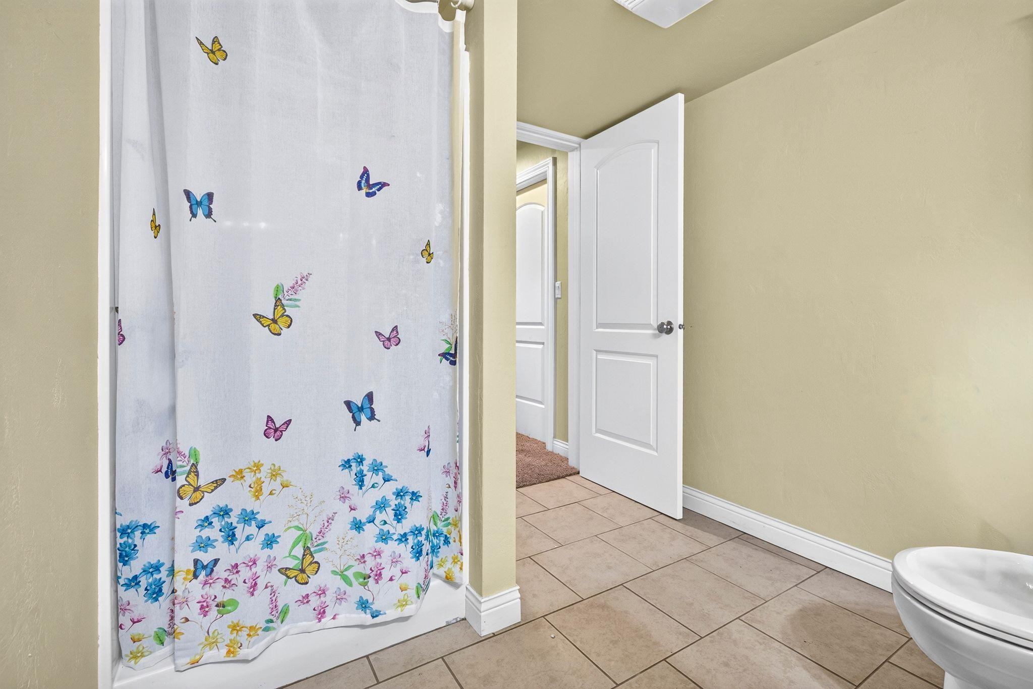 309 E WENTWORTH Lane