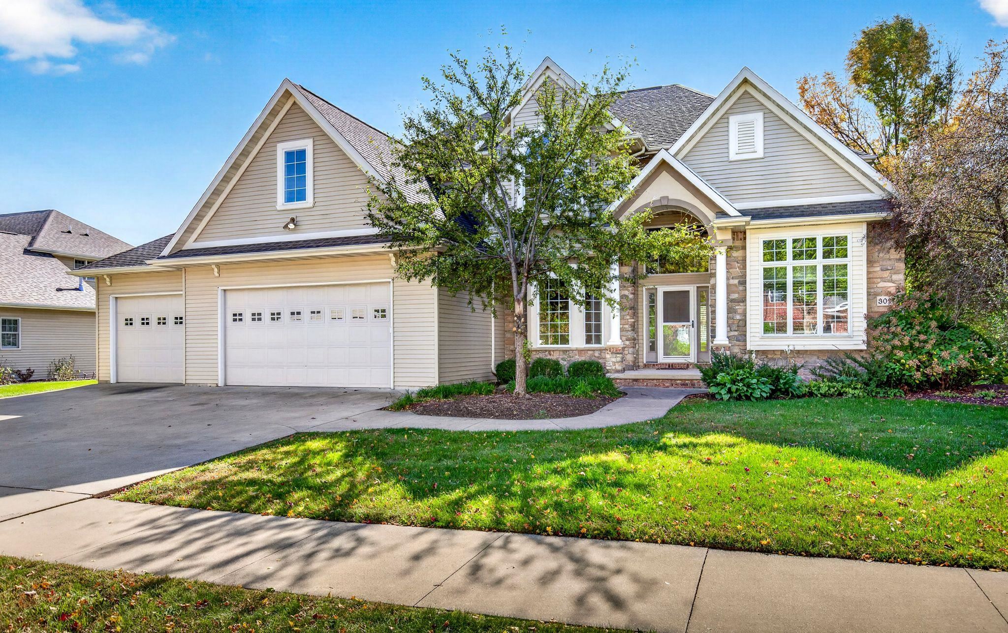 309 E WENTWORTH Lane