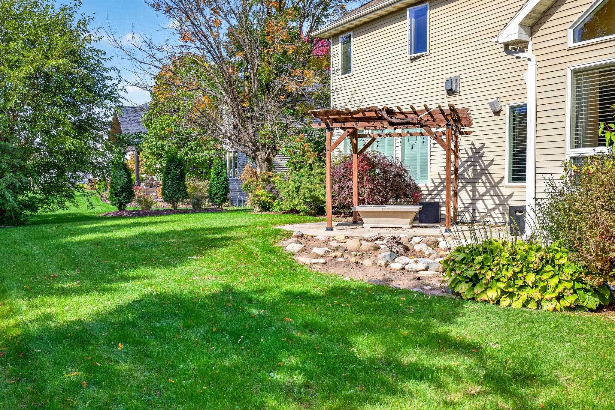 309 E WENTWORTH Lane