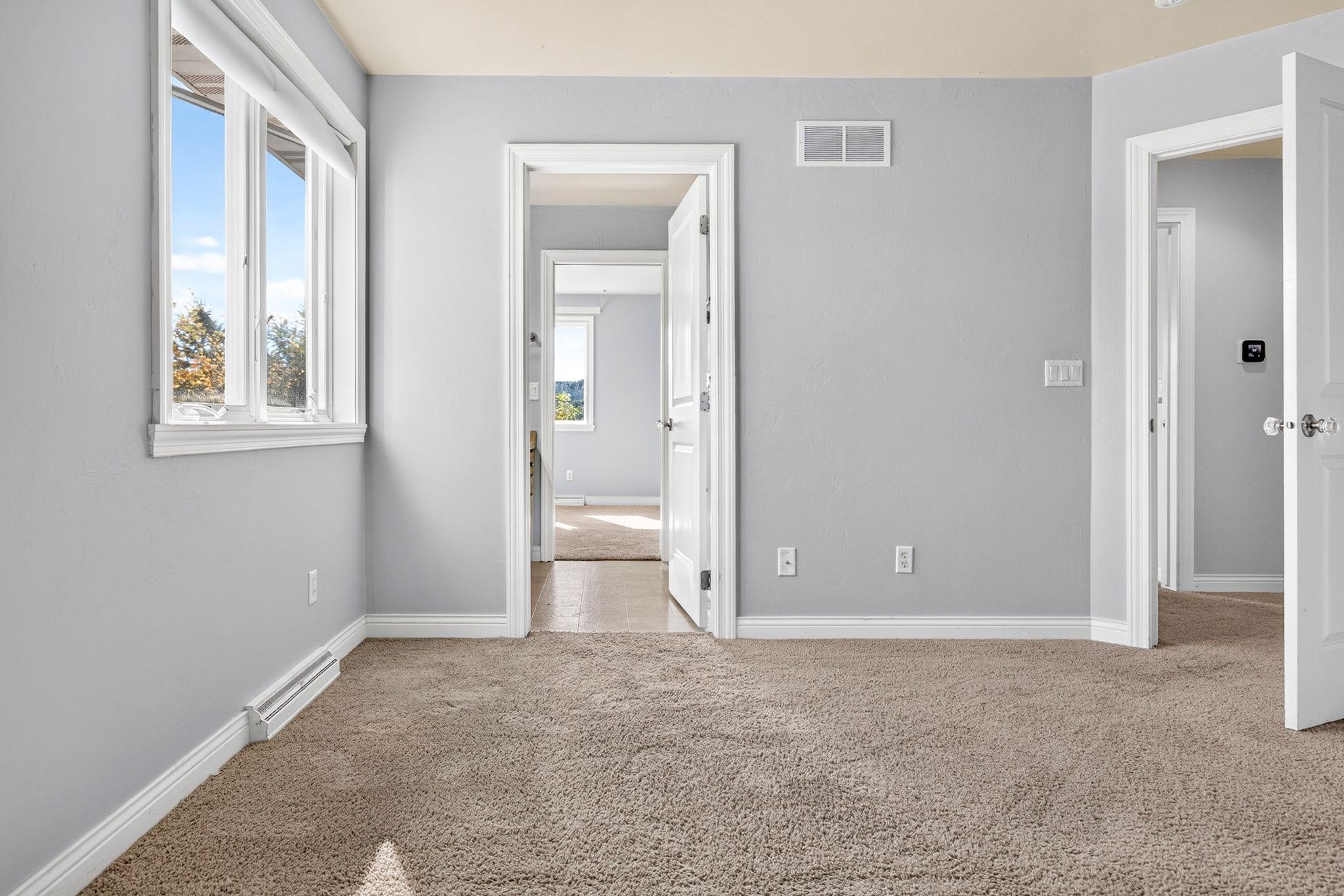 309 E WENTWORTH Lane