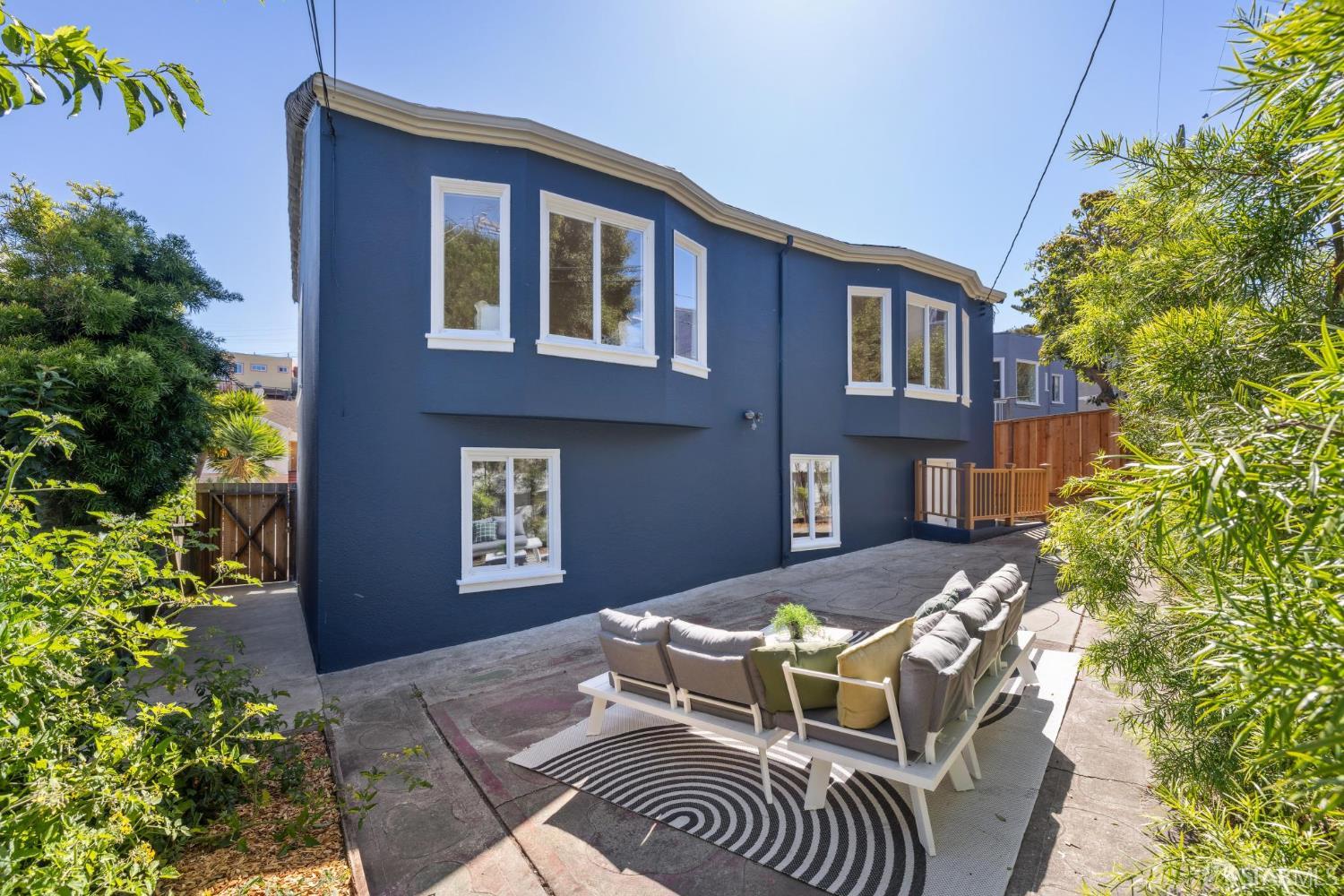 266 S Hill Boulevard