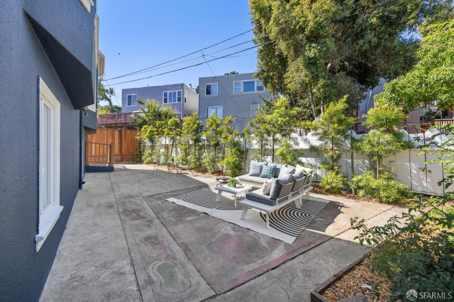266 S Hill Boulevard